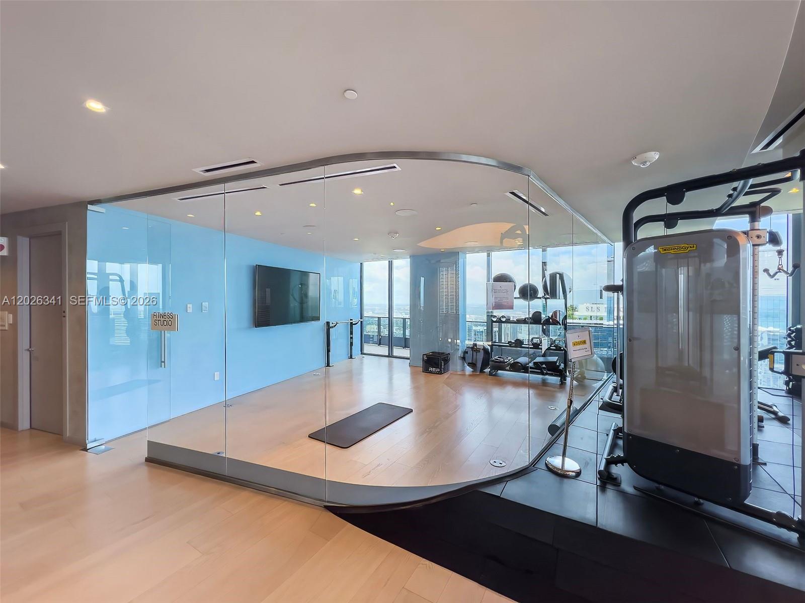 1000 Brickell Plz #2111, Miami FL 33131
