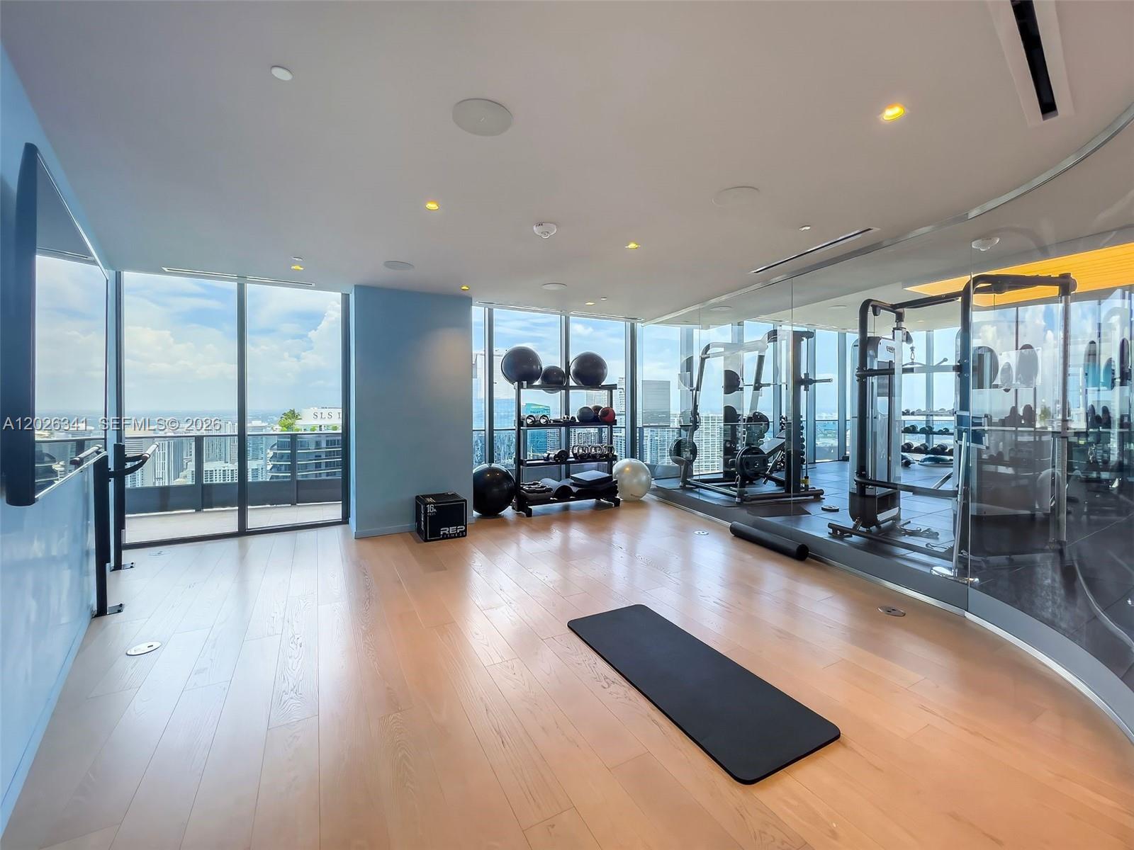 1000 Brickell Plz #2111, Miami FL 33131