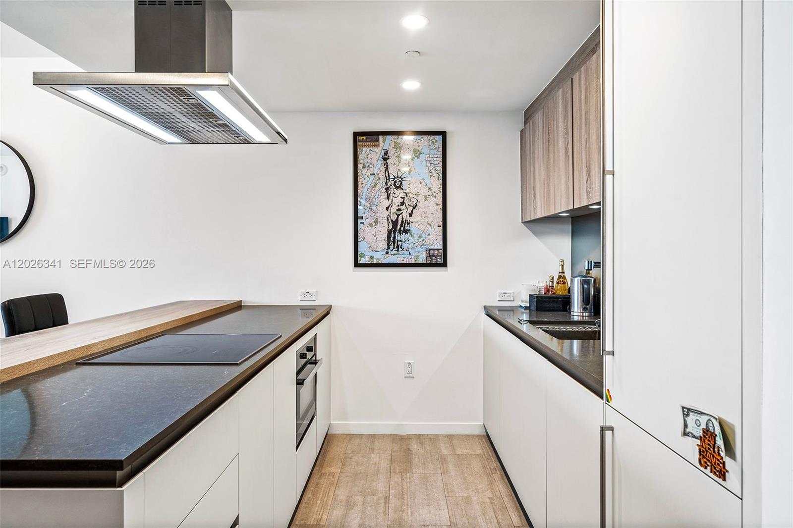 1000 Brickell Plz #2111, Miami FL 33131