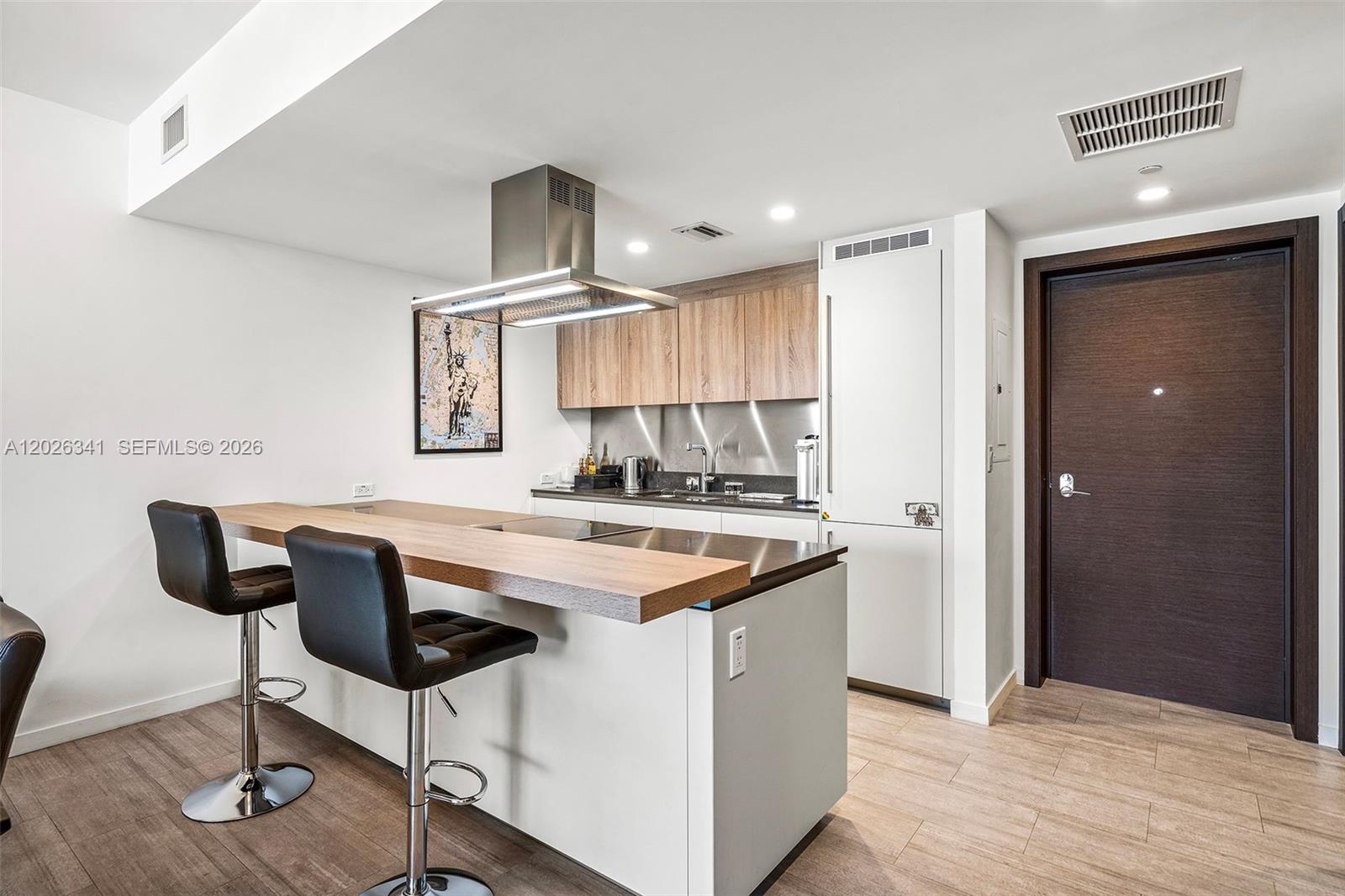 1000 Brickell Plz #2111, Miami FL 33131