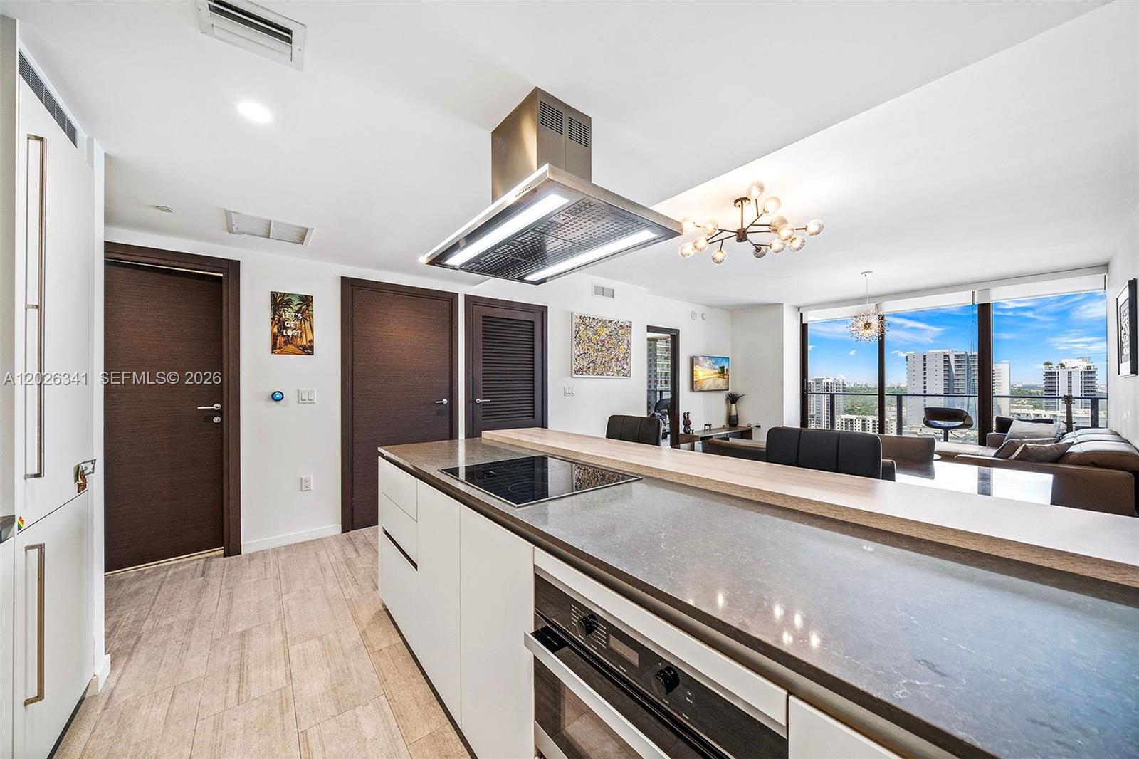 1000 Brickell Plz #2111, Miami FL 33131
