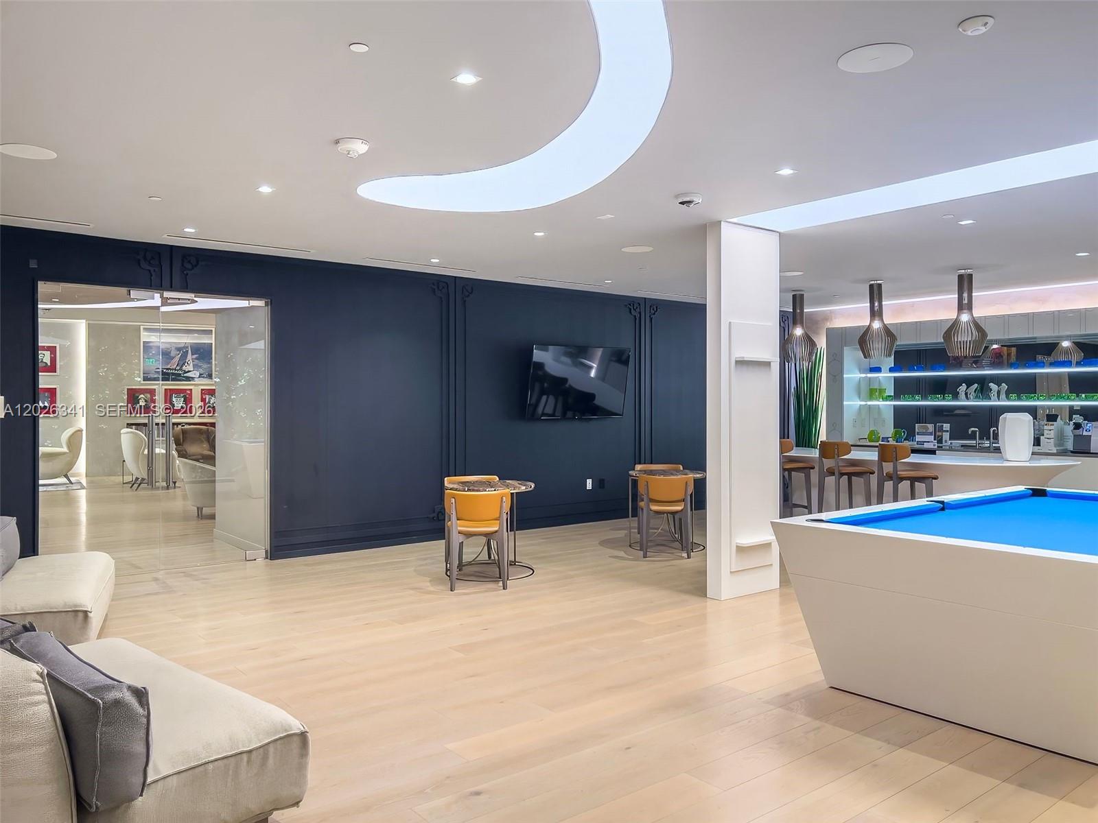1000 Brickell Plz #2111, Miami FL 33131