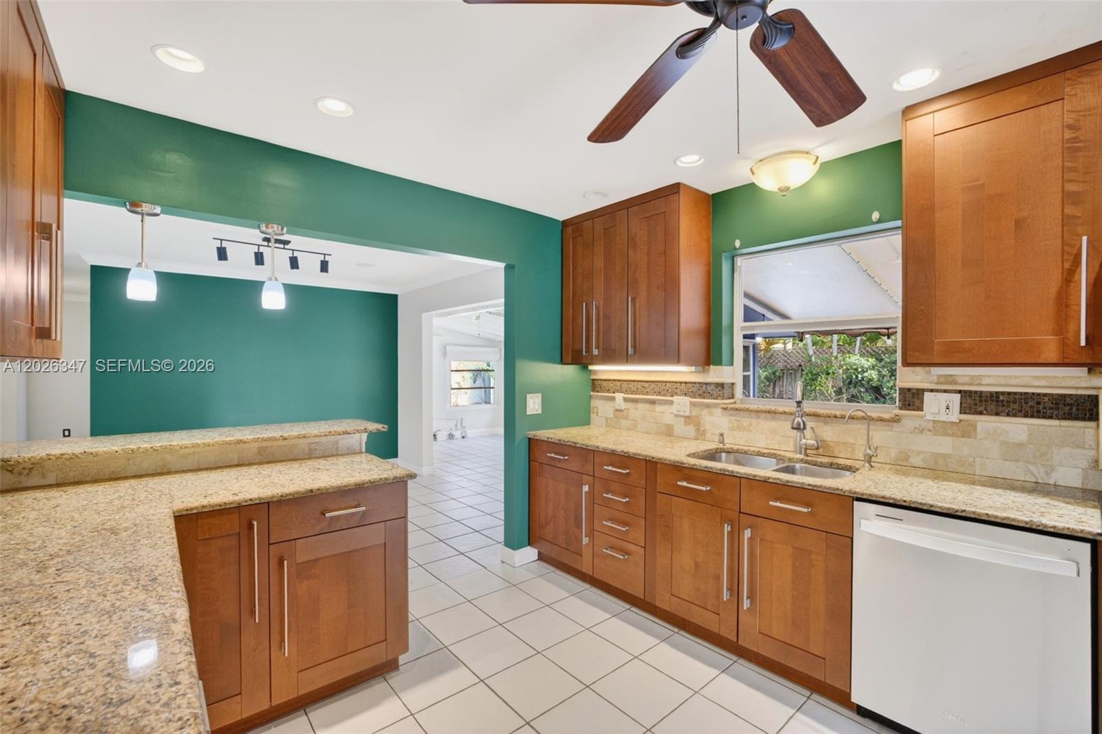 1640 NE 60th St, Fort Lauderdale FL 33334