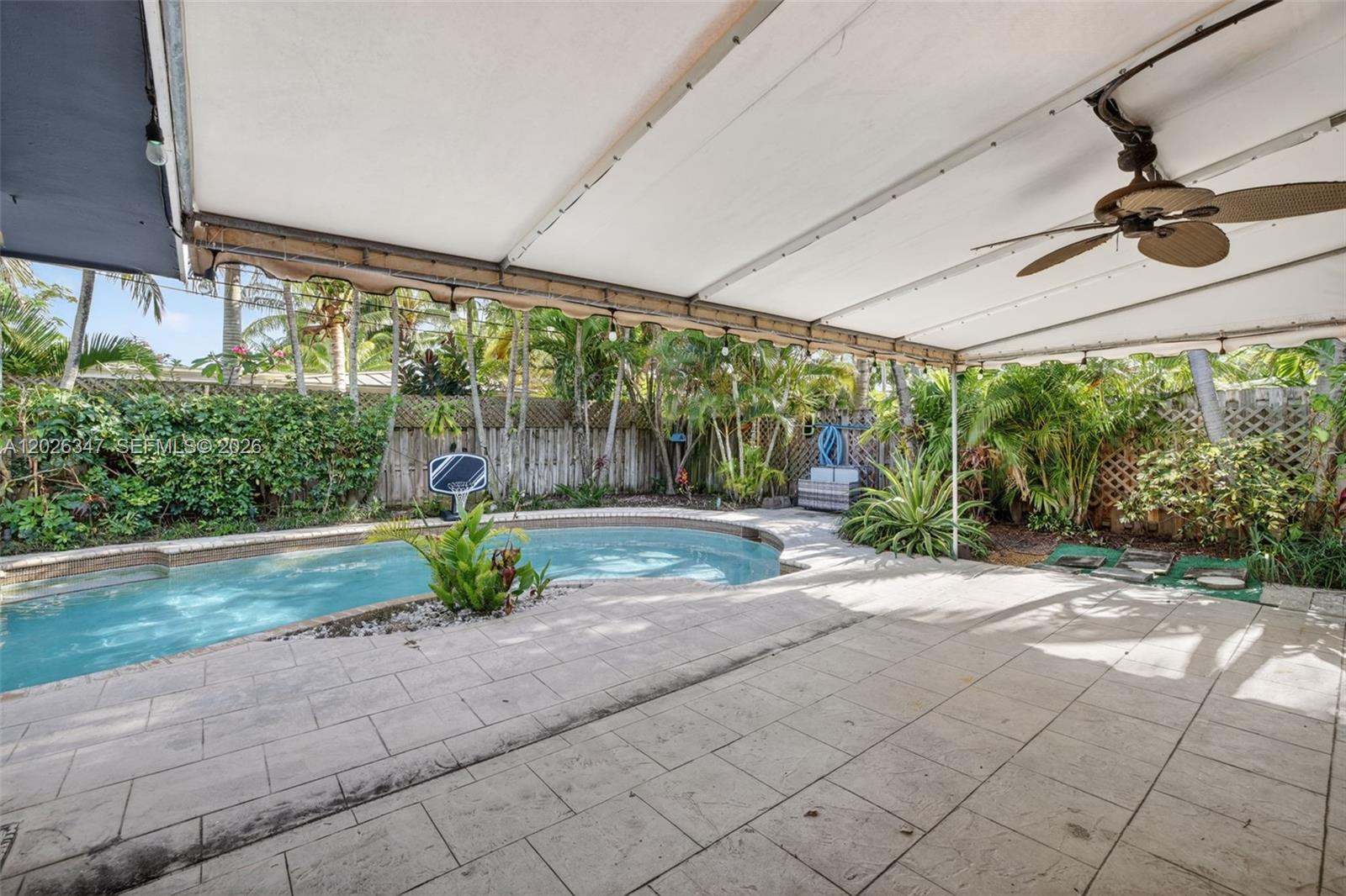 1640 NE 60th St, Fort Lauderdale FL 33334