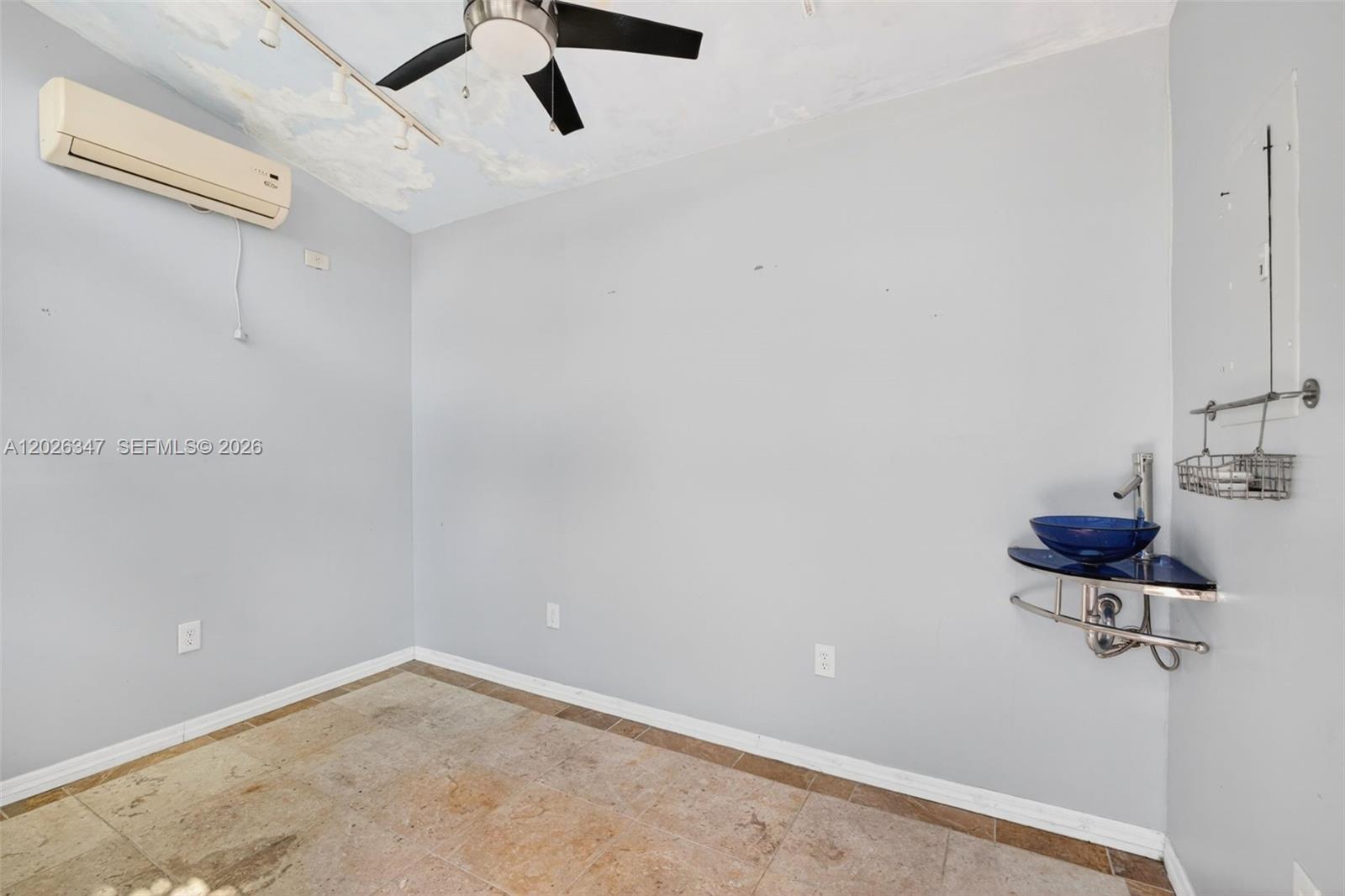 1640 NE 60th St, Fort Lauderdale FL 33334