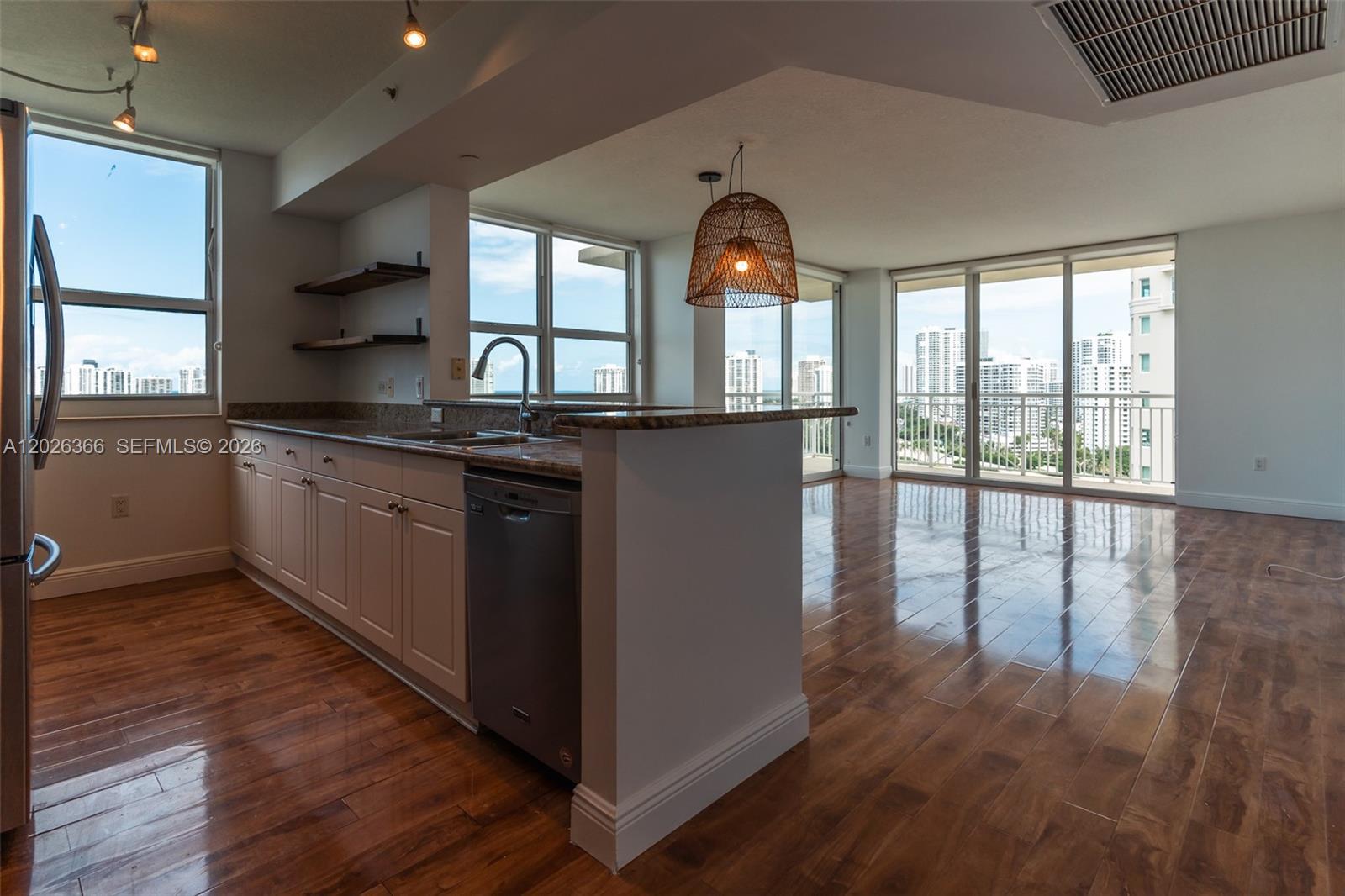 19501 W Country Club Dr #1603, Aventura FL 33180