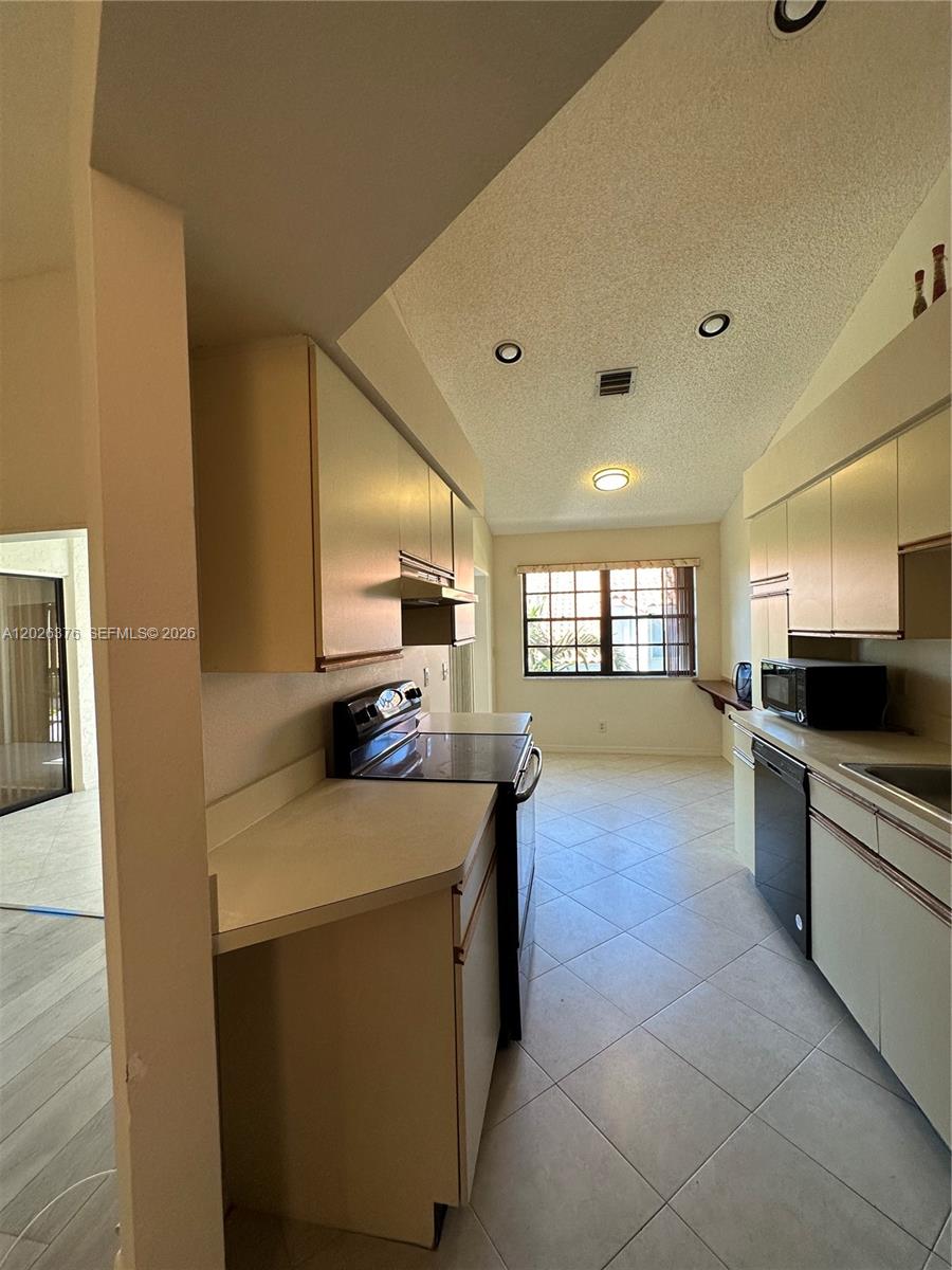 3176 Arbor Ln #2506, Hollywood FL 33021