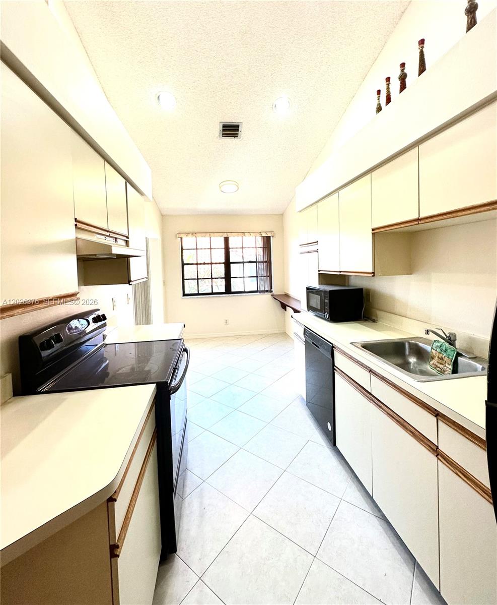 3176 Arbor Ln #2506, Hollywood FL 33021