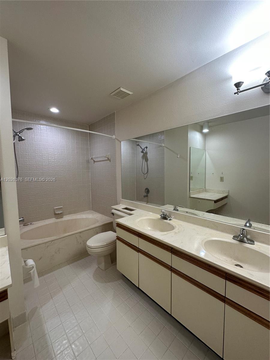 3176 Arbor Ln #2506, Hollywood FL 33021