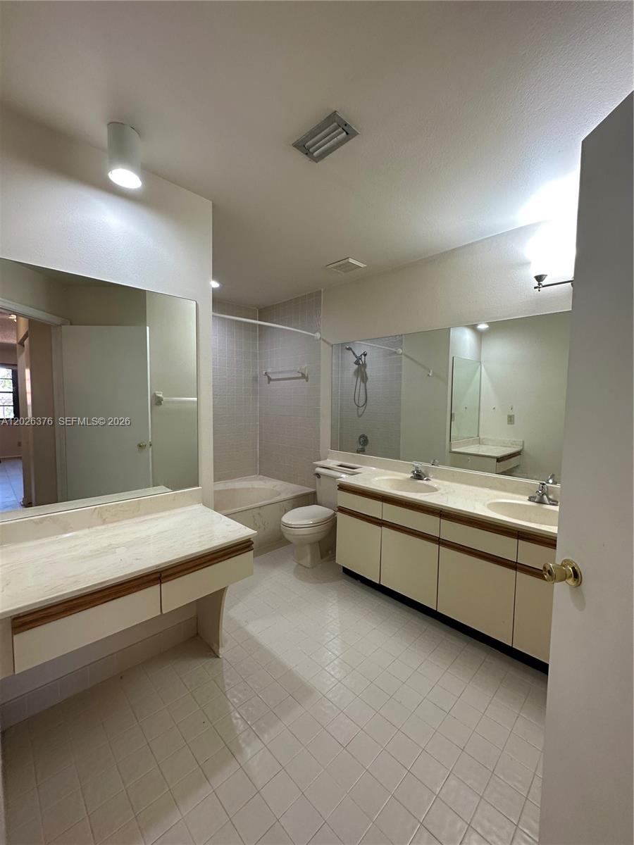 3176 Arbor Ln #2506, Hollywood FL 33021
