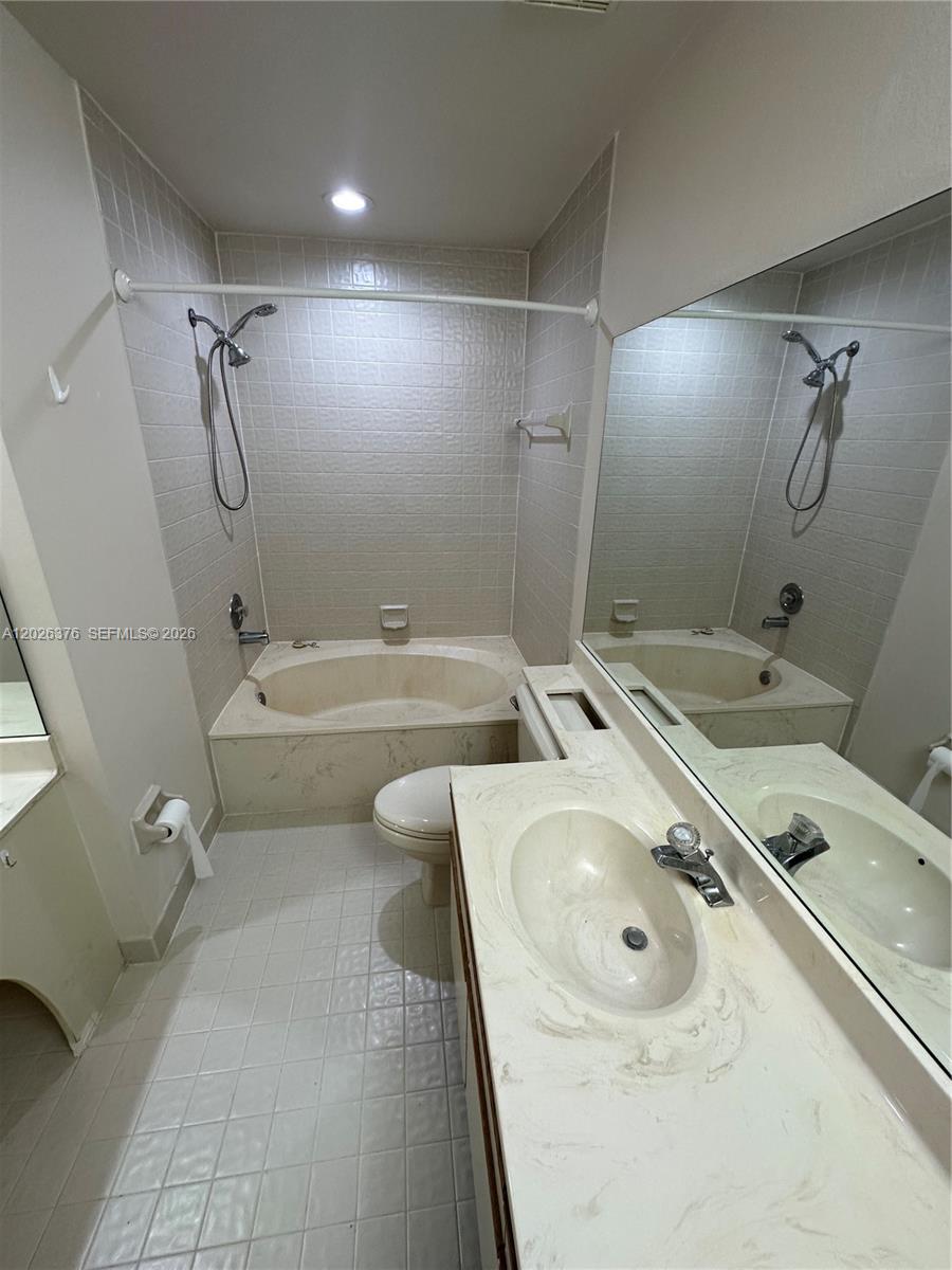3176 Arbor Ln #2506, Hollywood FL 33021