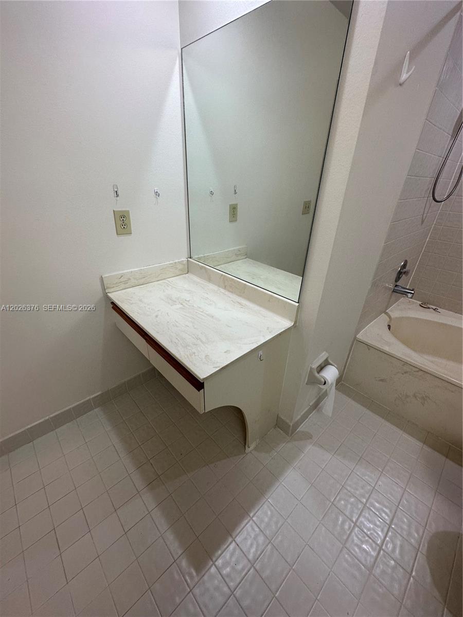 3176 Arbor Ln #2506, Hollywood FL 33021