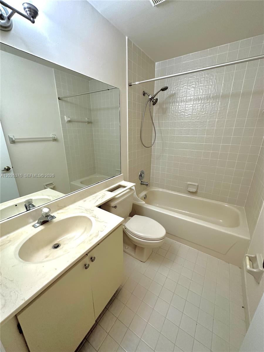 3176 Arbor Ln #2506, Hollywood FL 33021