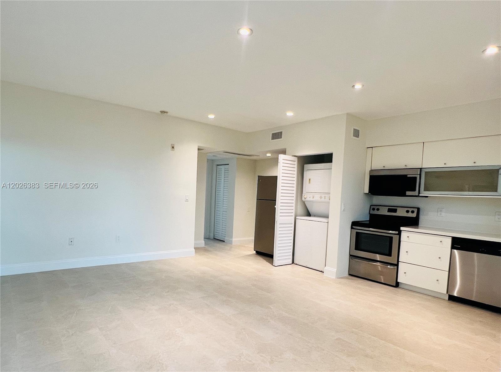 6905 Bay Dr #13, Miami Beach FL 33141