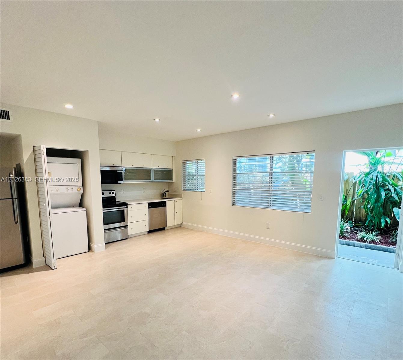 6905 Bay Dr #13, Miami Beach FL 33141