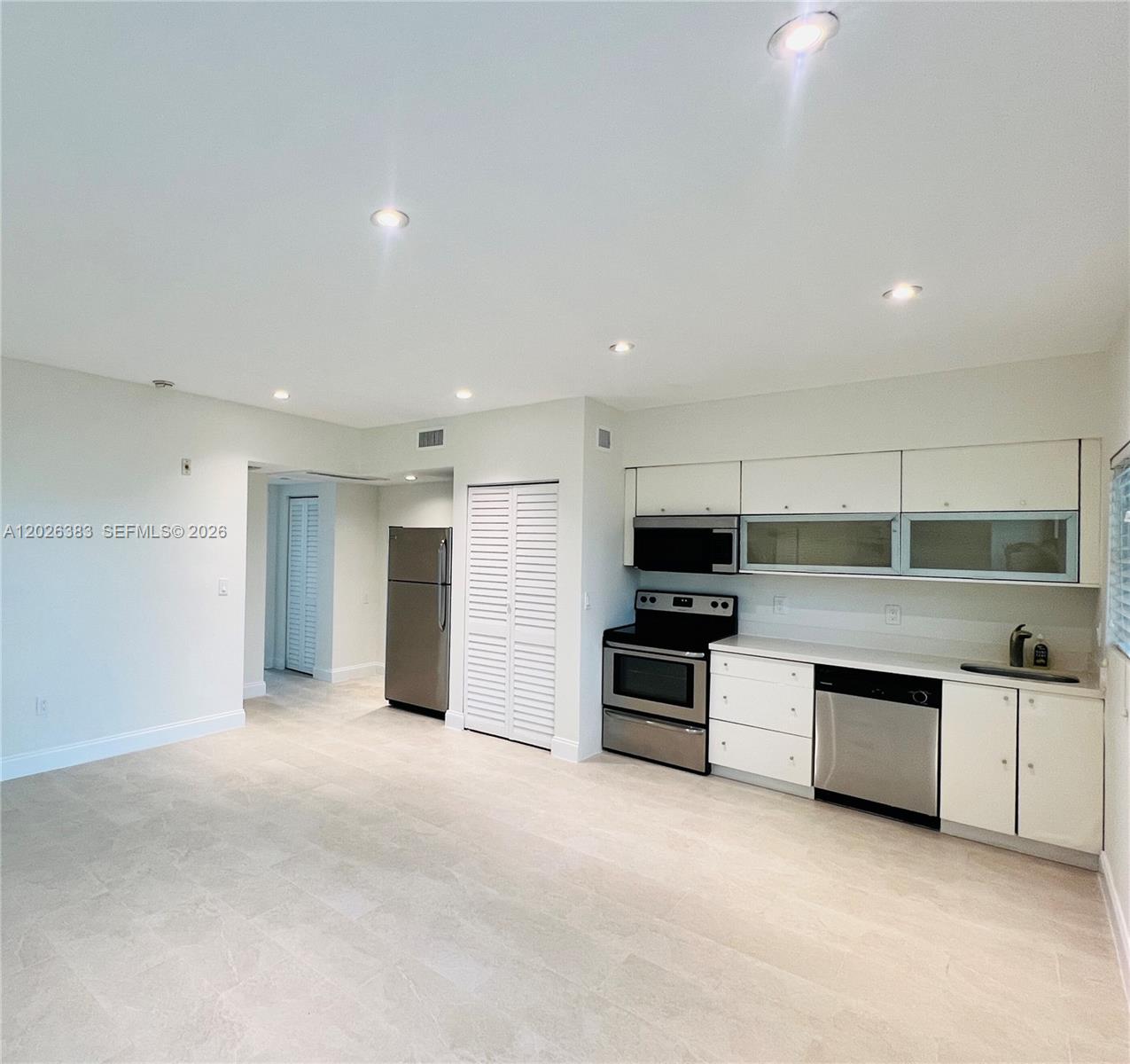 6905 Bay Dr #13, Miami Beach FL 33141