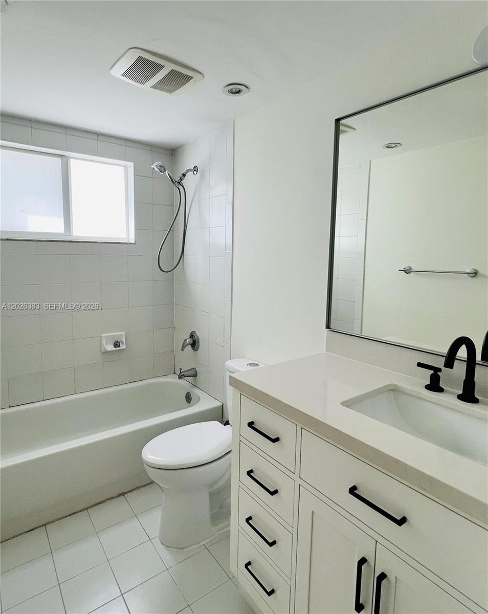 6905 Bay Dr #13, Miami Beach FL 33141