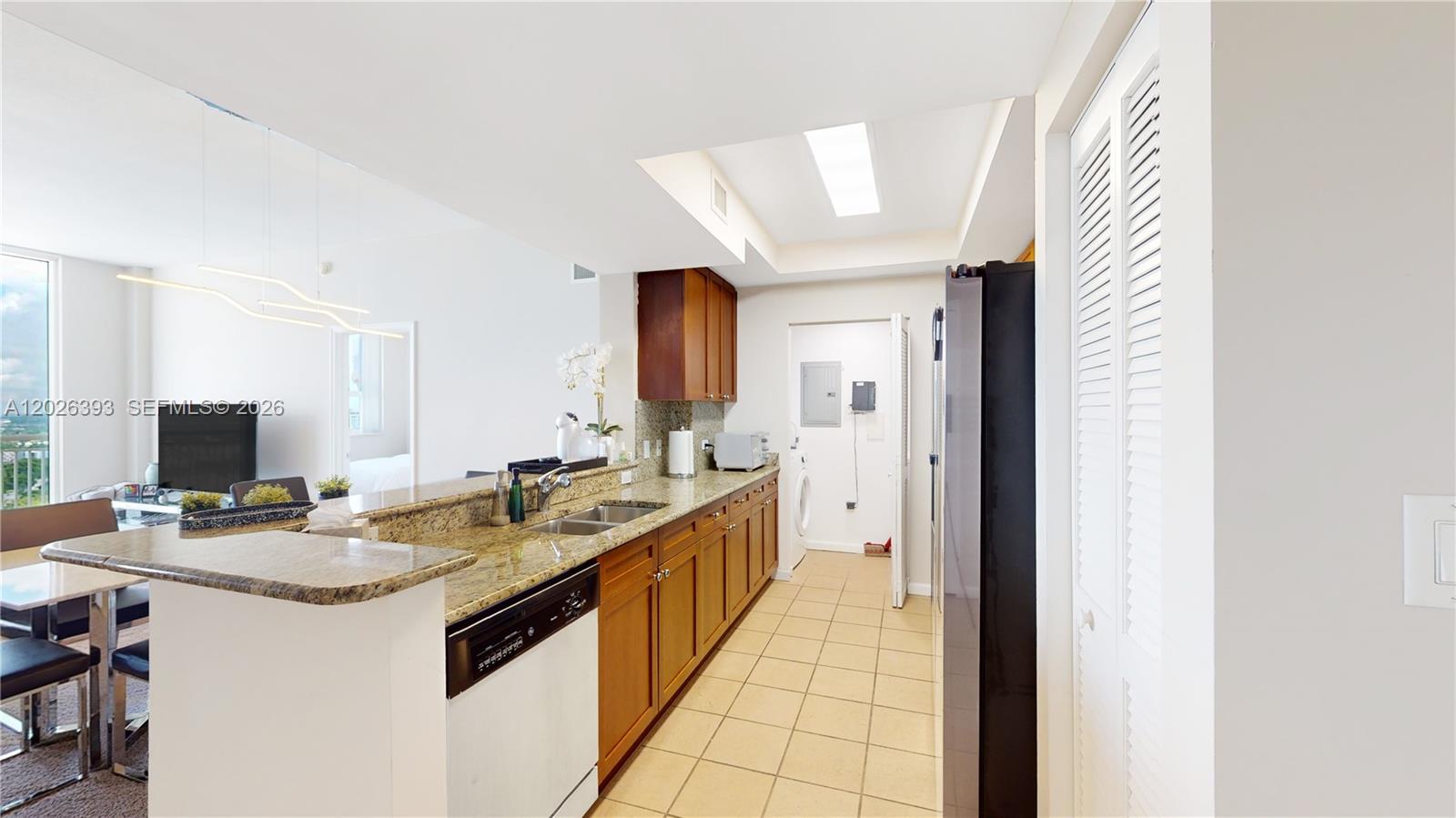 19501 W Country Club Dr #PH-10, Aventura FL 33180