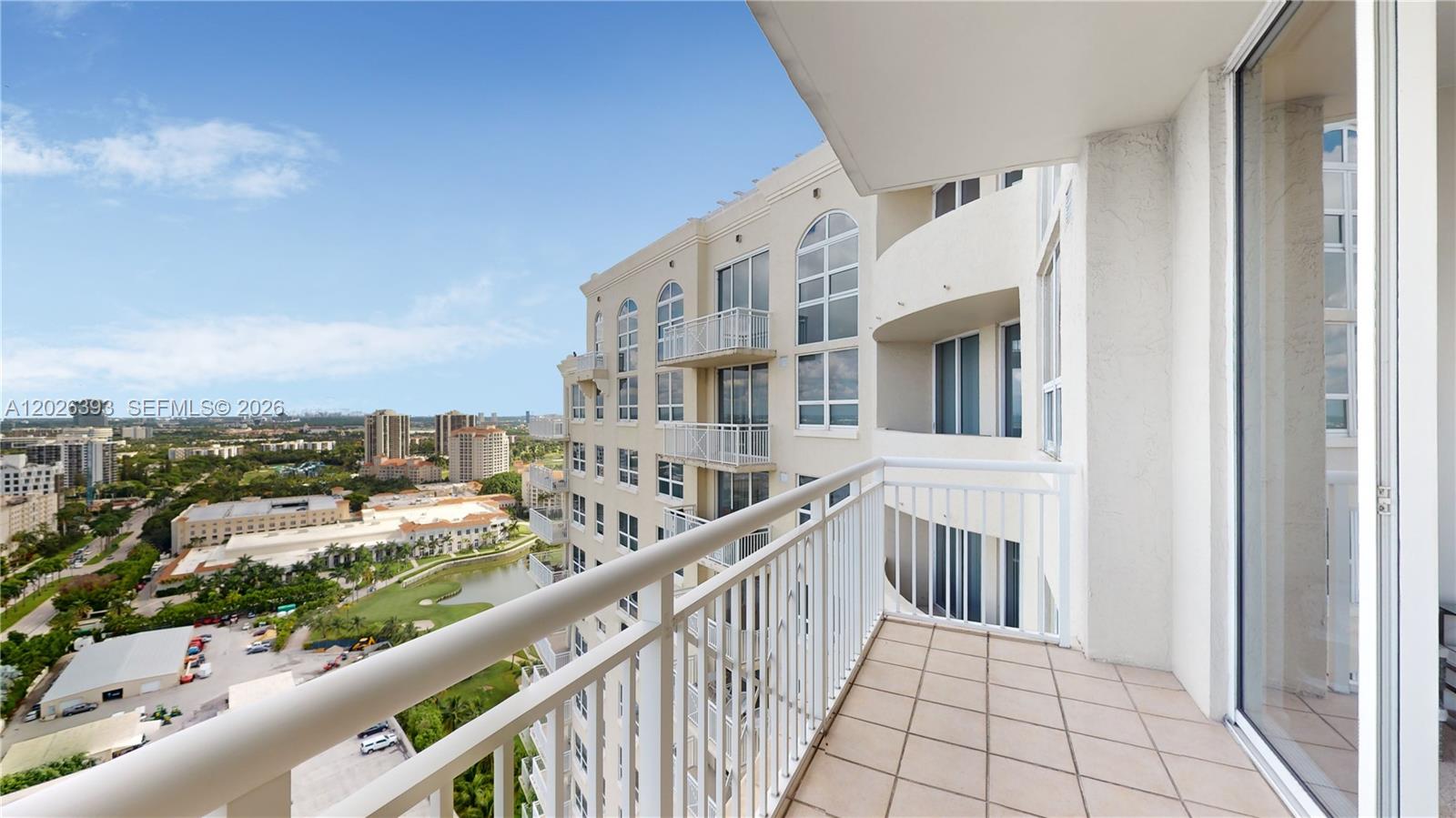 19501 W Country Club Dr #PH-10, Aventura FL 33180