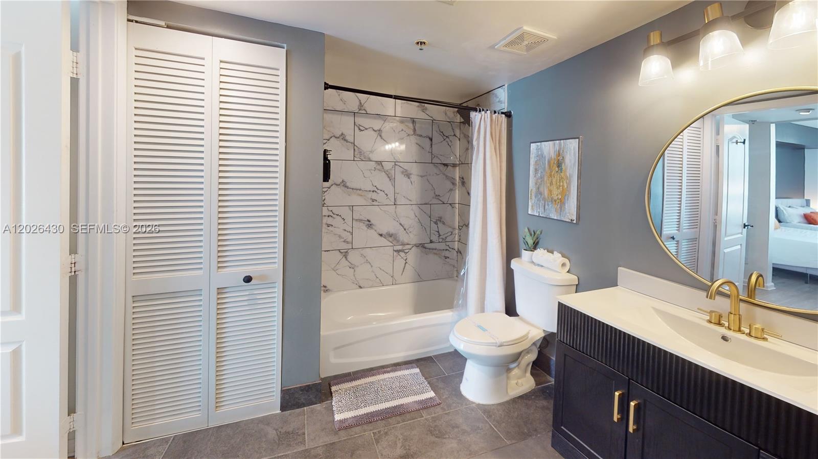 1200 Brickell Bay Dr #2222, Miami FL 33131
