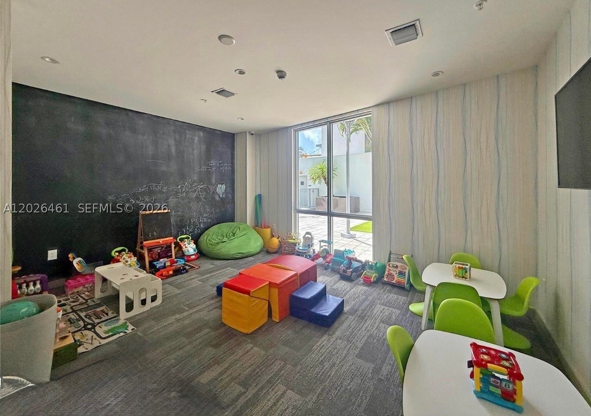 1010 SW 2nd Ave #809, Miami FL 33130