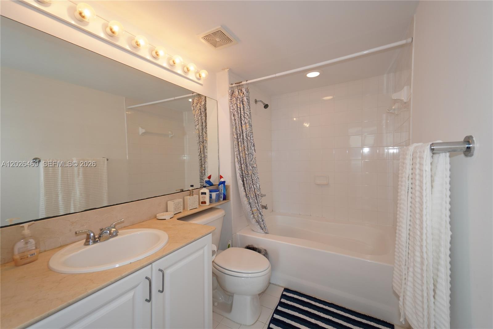1155 Brickell Bay Dr #3301, Miami FL 33131