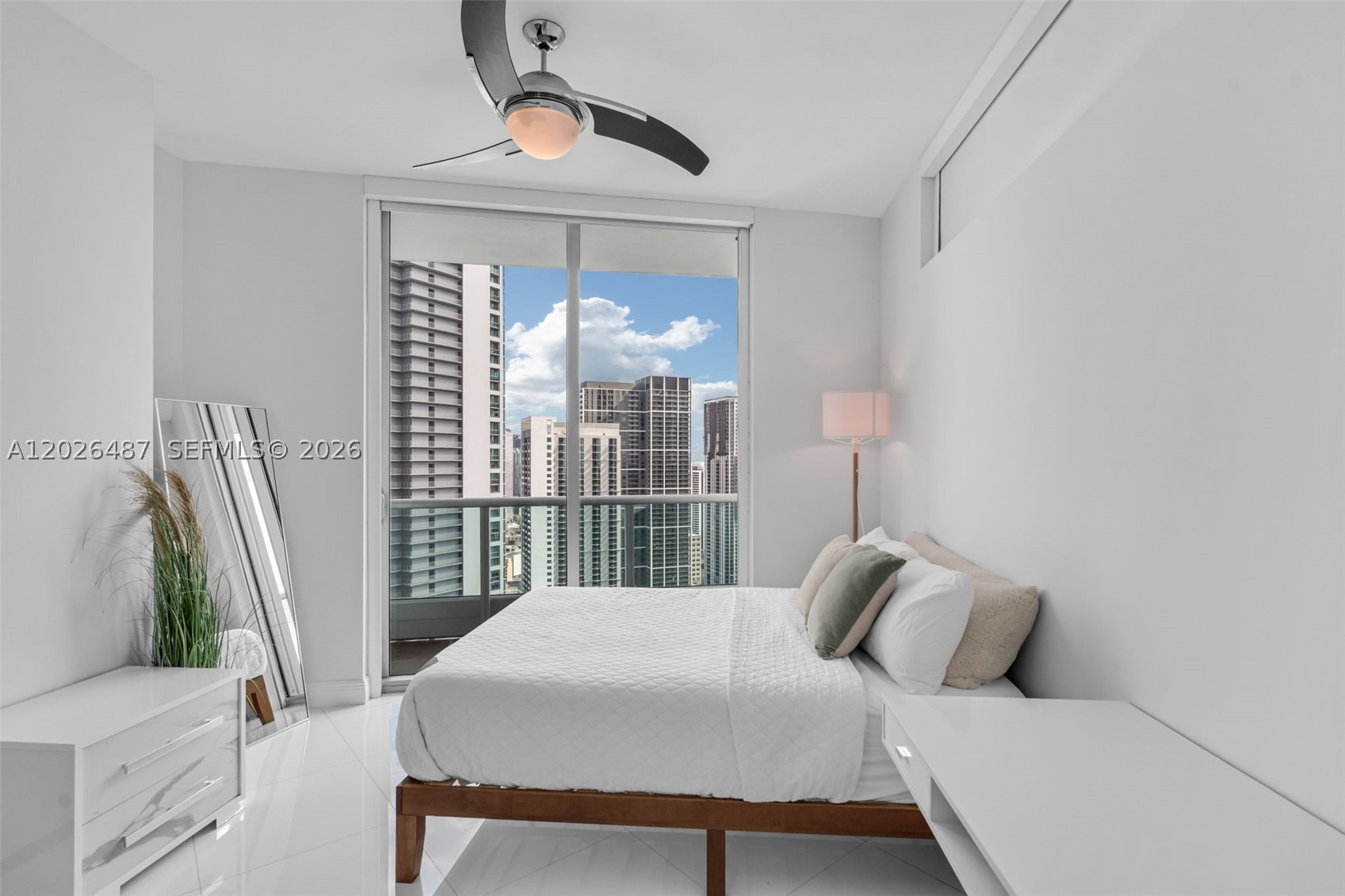 900 Biscayne Blvd #4412, Miami FL 33132