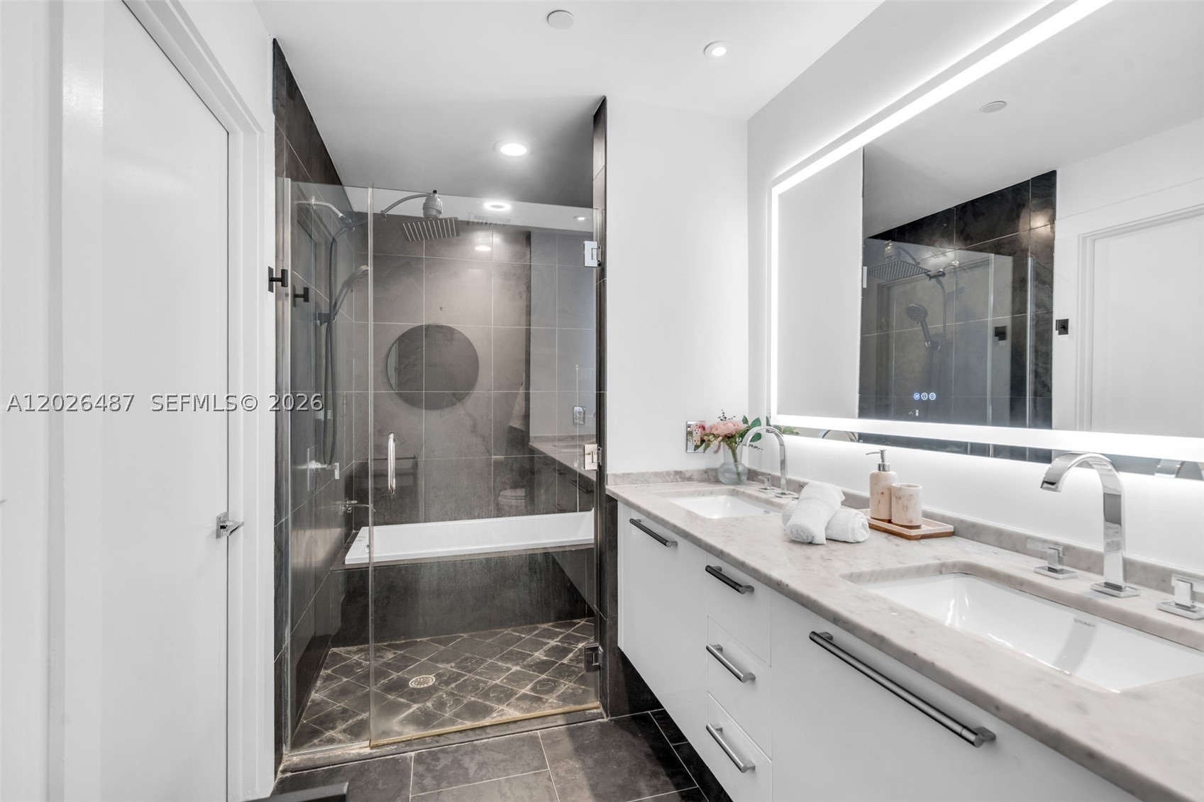 900 Biscayne Blvd #4412, Miami FL 33132