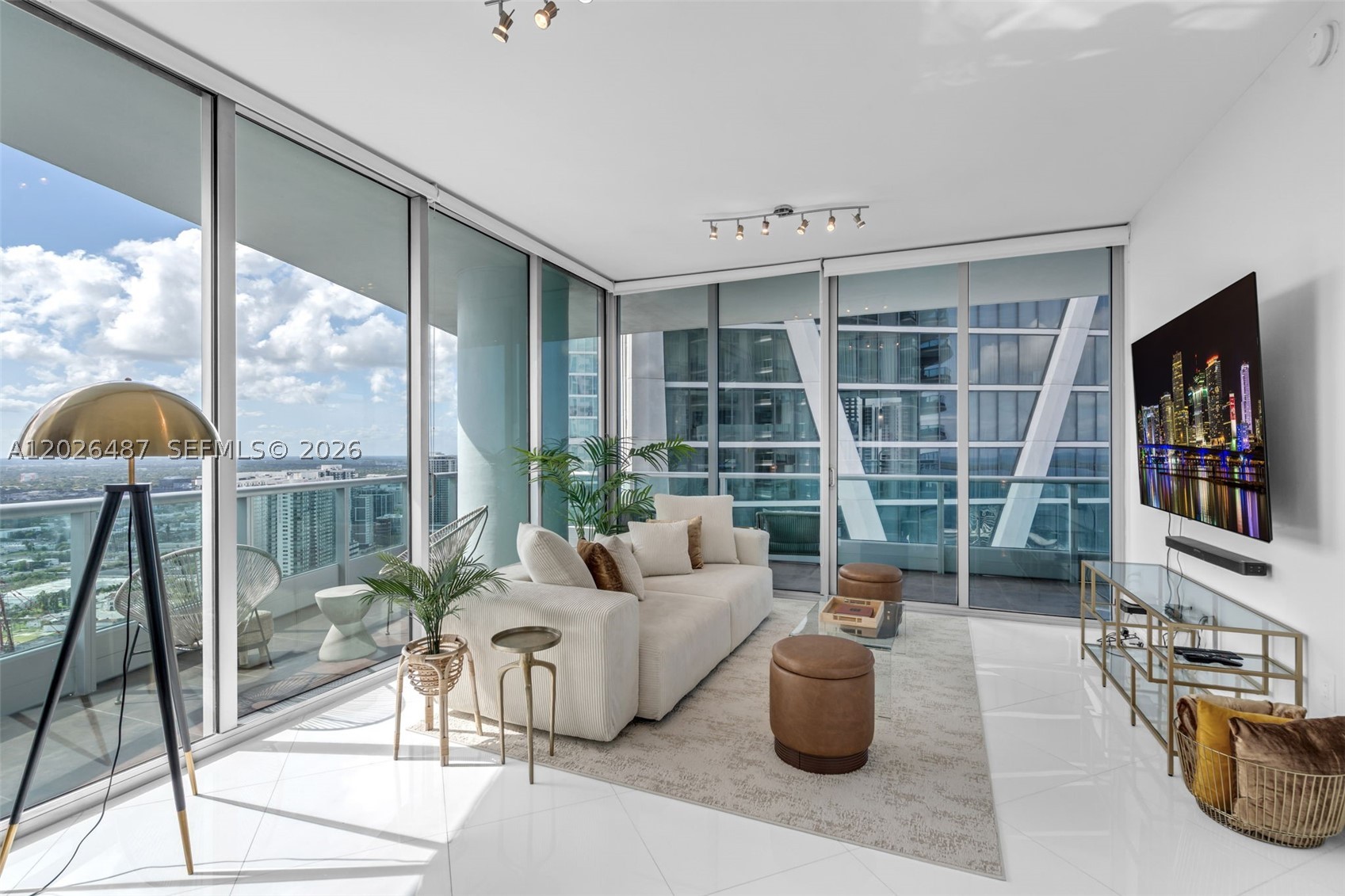 900 Biscayne Blvd #4412, Miami FL 33132