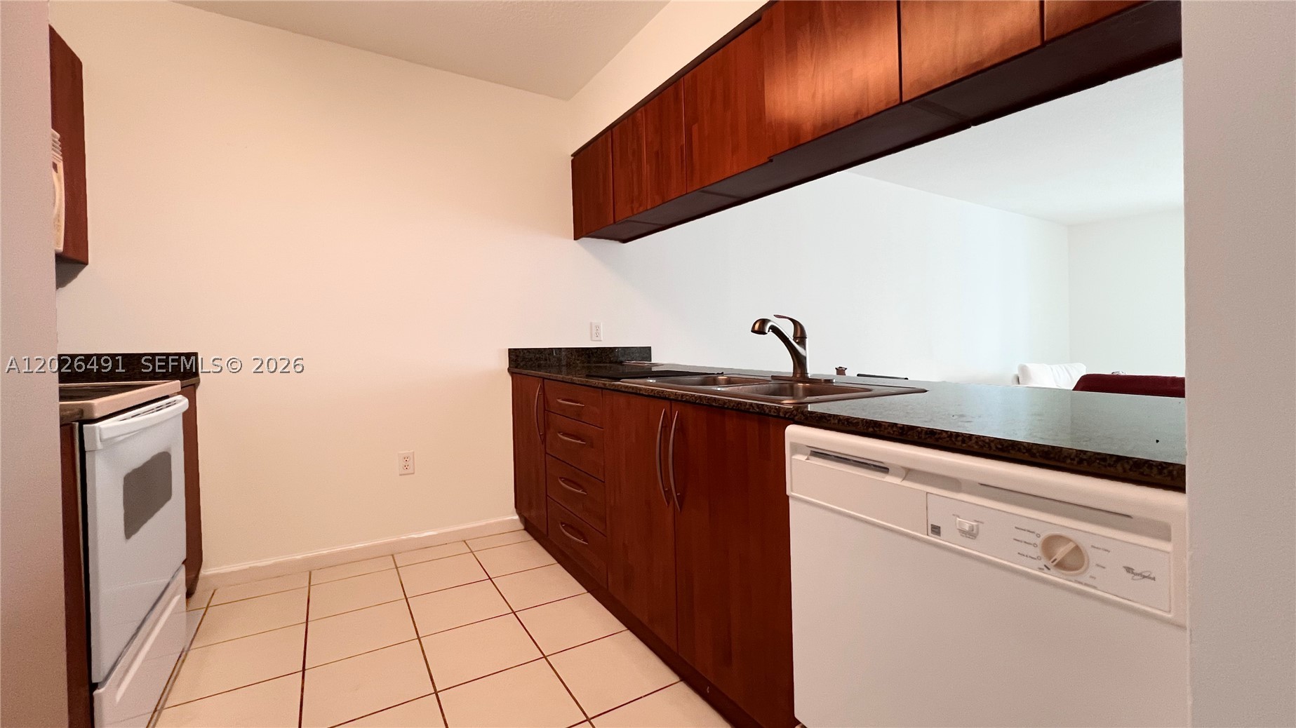 1200 Brickell Bay Dr #2814, Miami FL 33131
