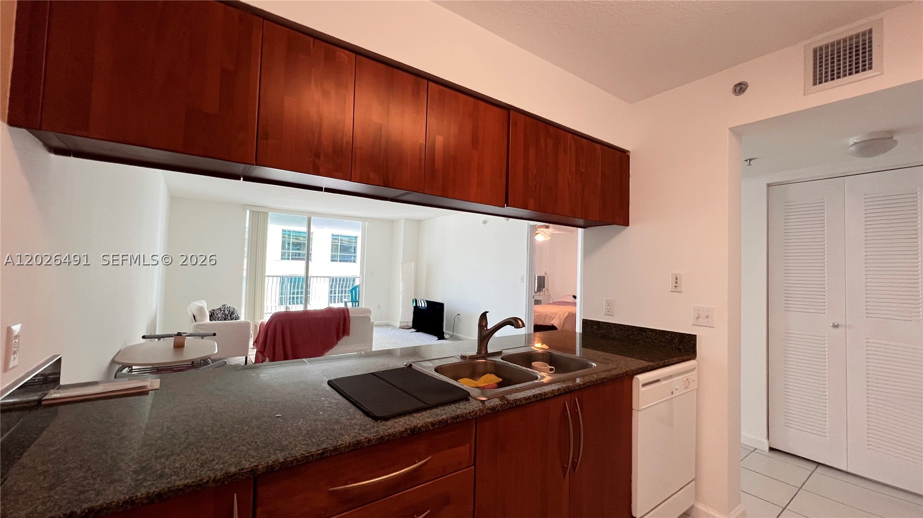 1200 Brickell Bay Dr #2814, Miami FL 33131