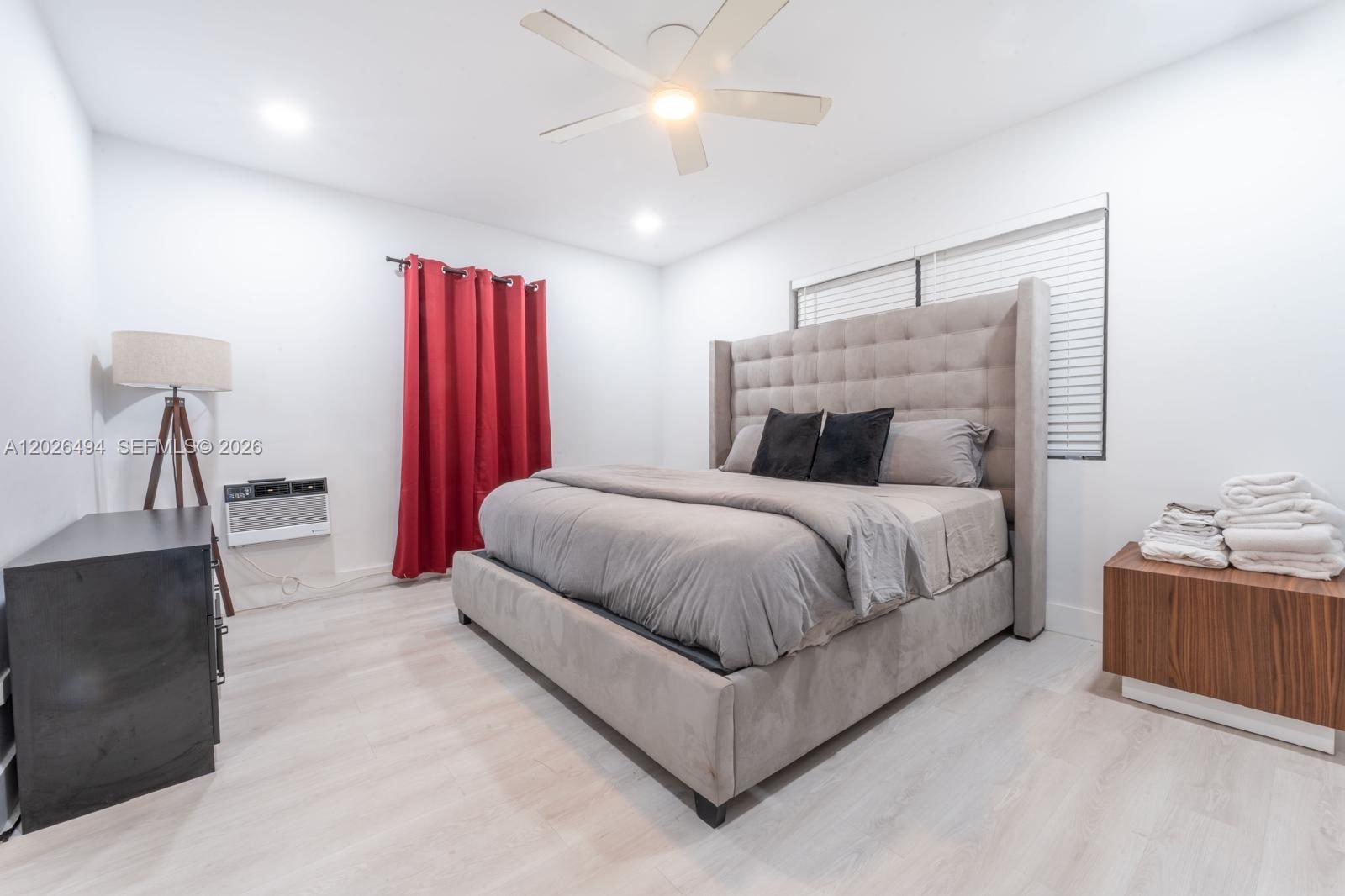 711 85th St, Miami Beach FL 33141