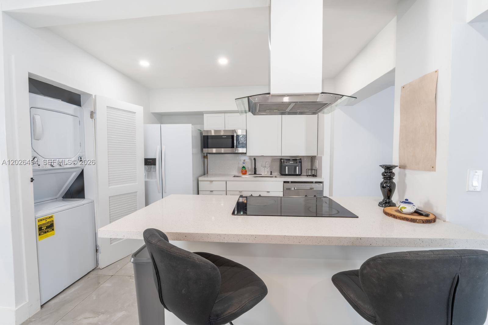 711 85th St, Miami Beach FL 33141