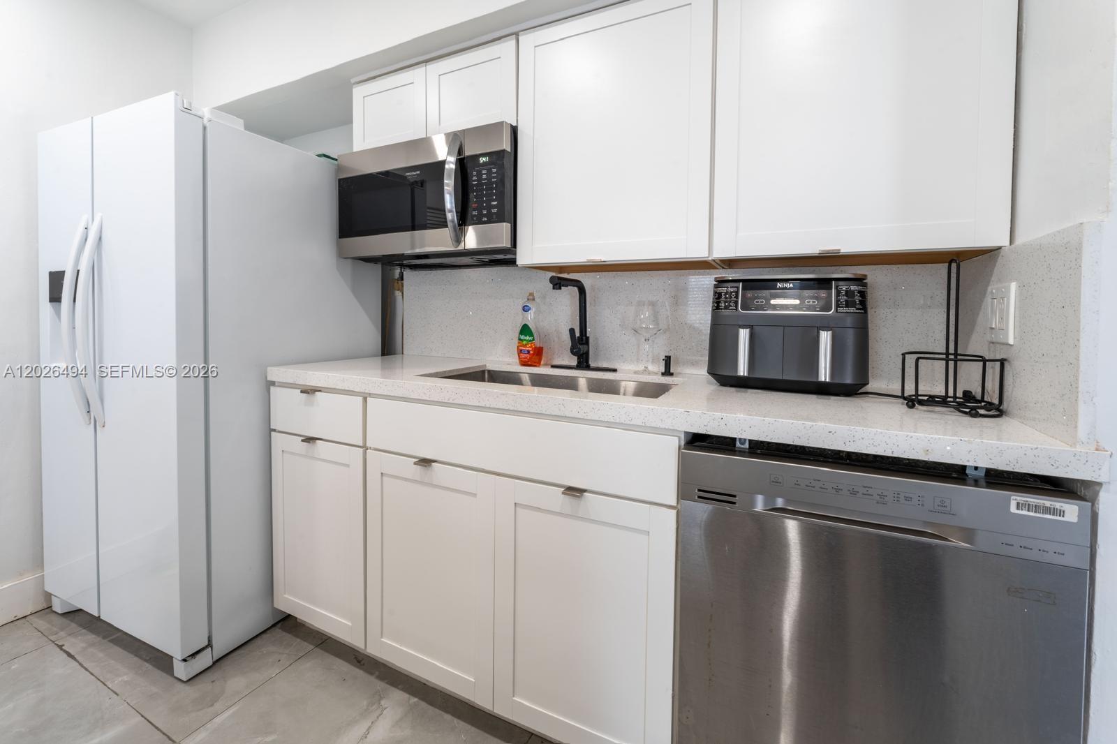 711 85th St, Miami Beach FL 33141
