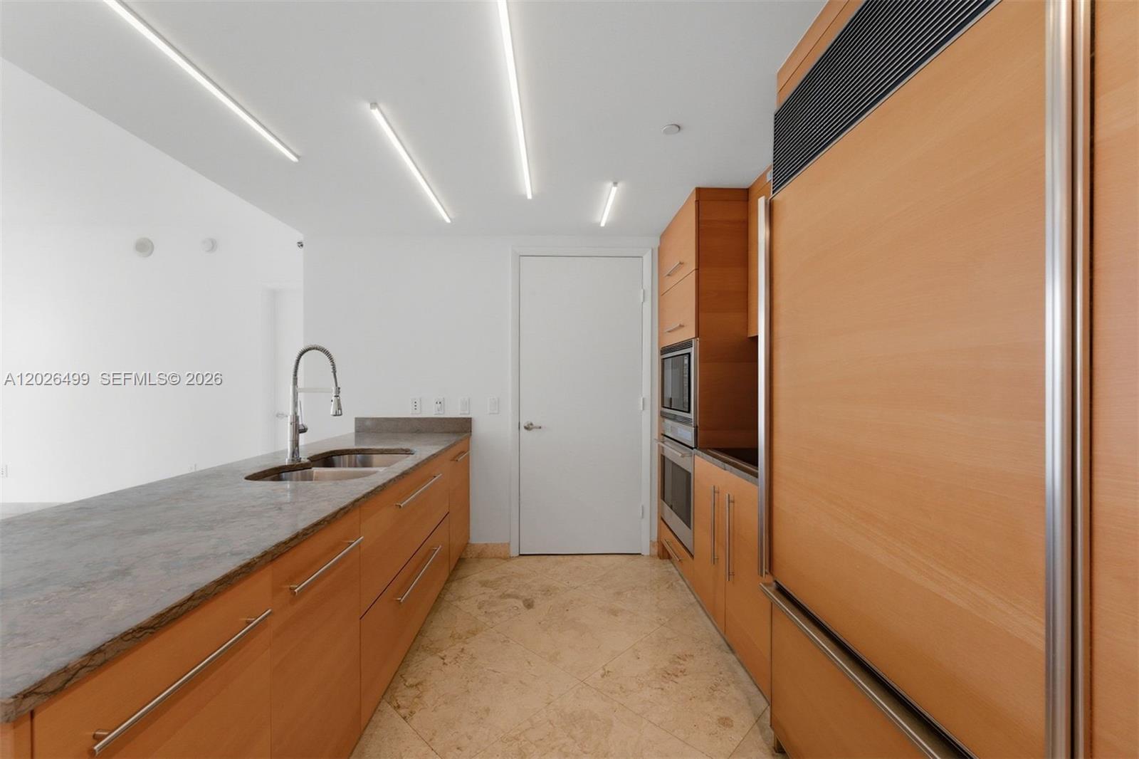 475 Brickell Ave #3513, Miami FL 33131