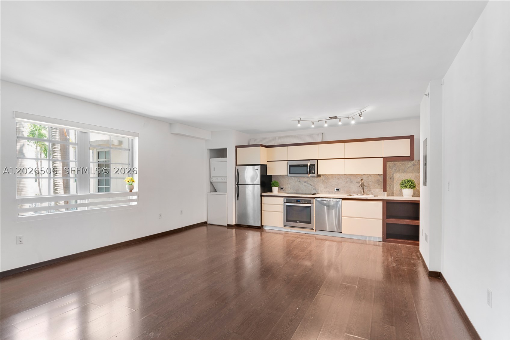 435 21st St #212, Miami Beach FL 33139
