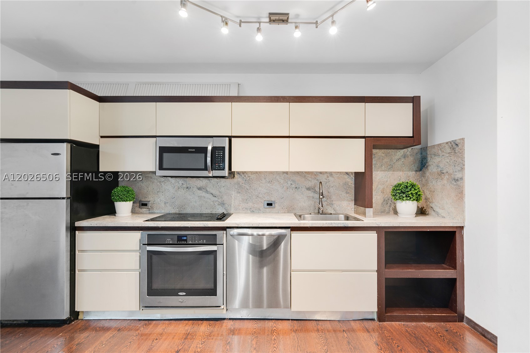 435 21st St #212, Miami Beach FL 33139