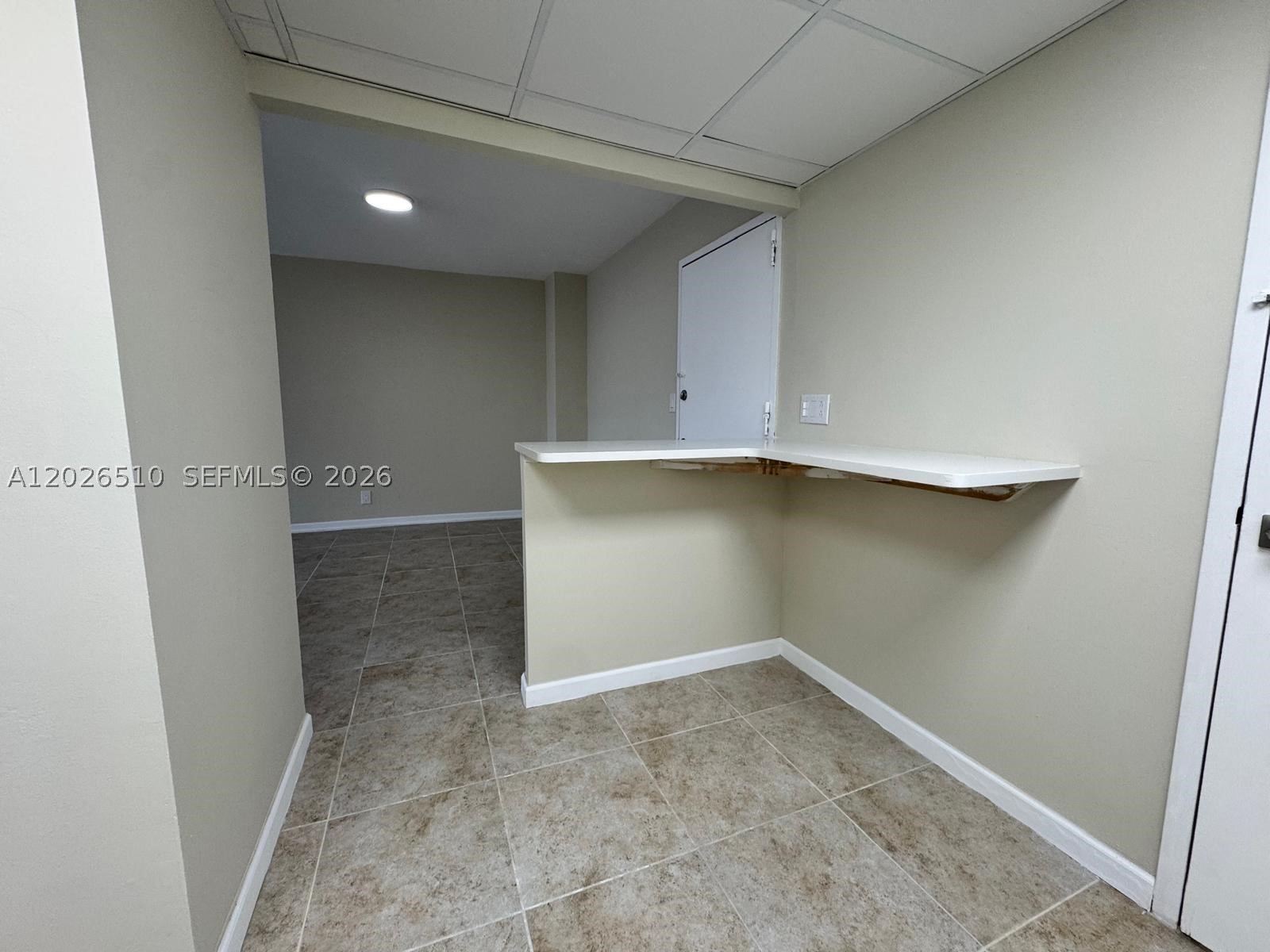 401 Golden Isles Dr #614, Hallandale Beach FL 33009
