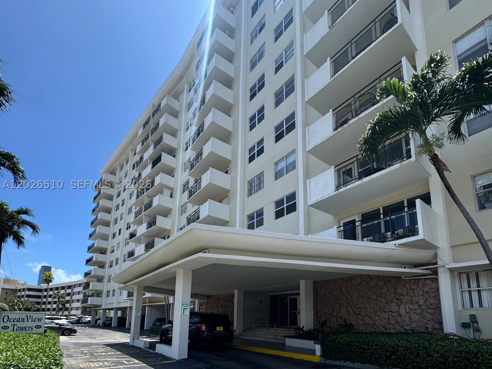 401 Golden Isles Dr #614, Hallandale Beach FL 33009