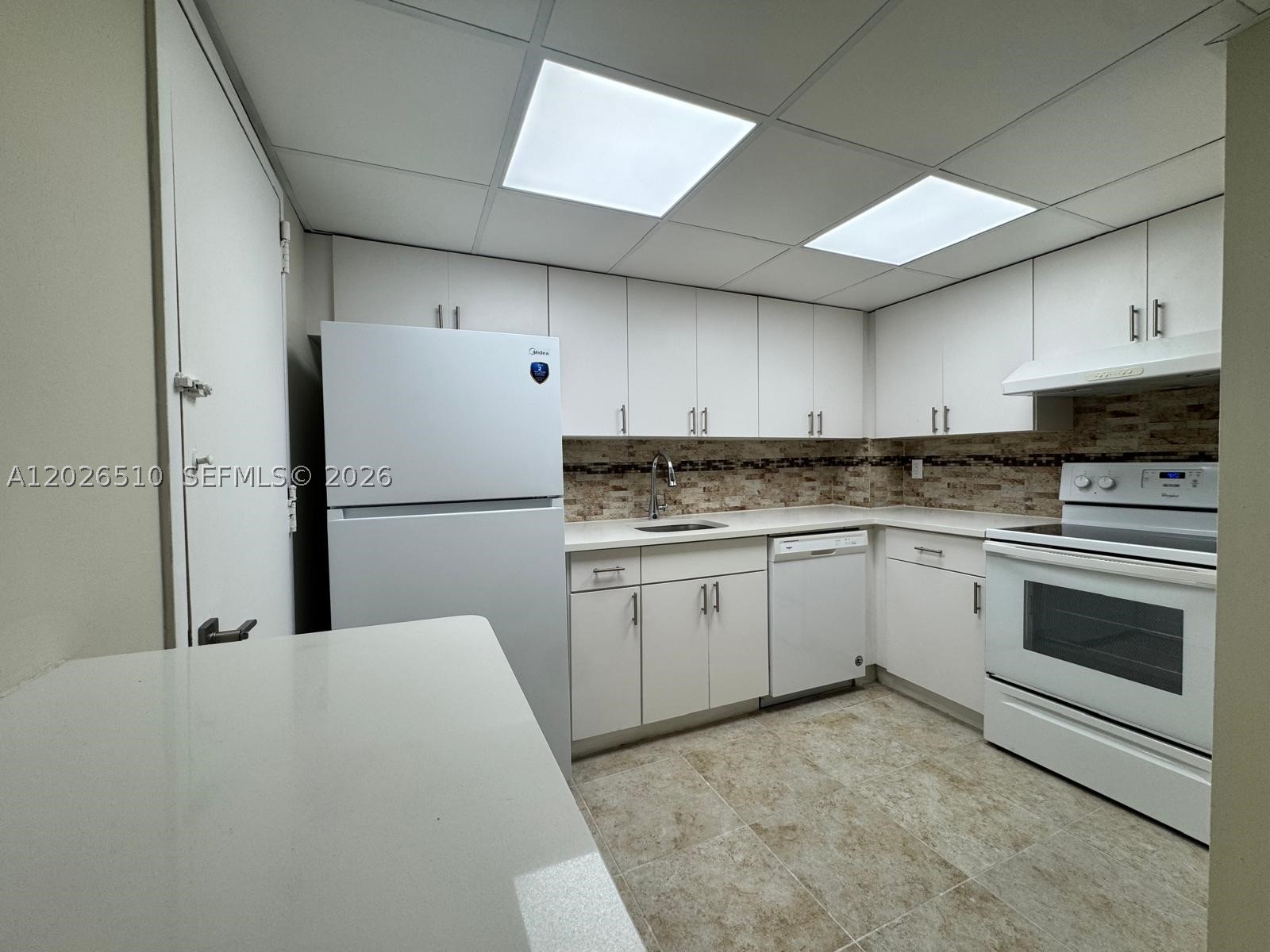 401 Golden Isles Dr #614, Hallandale Beach FL 33009