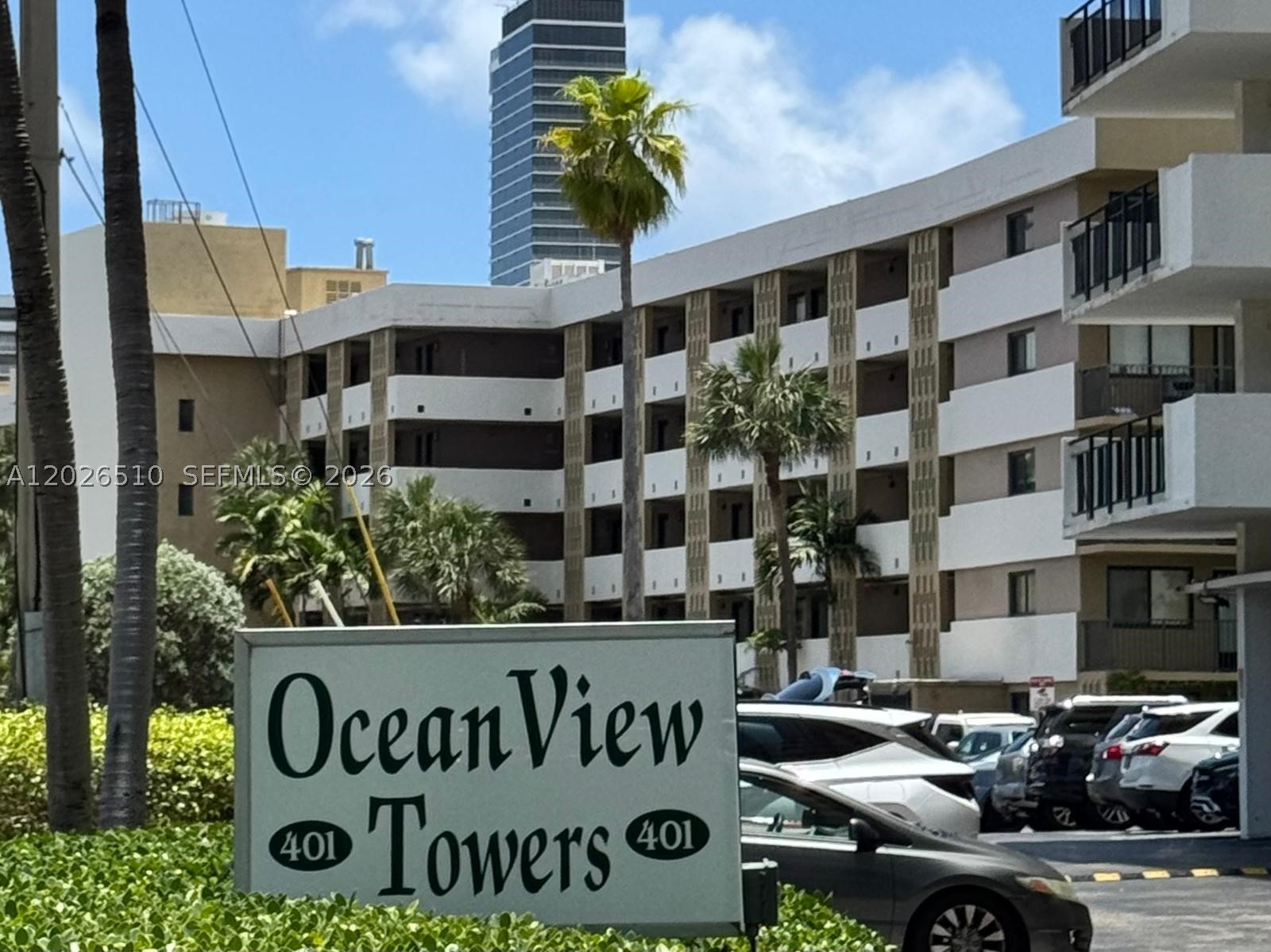 401 Golden Isles Dr #614, Hallandale Beach FL 33009