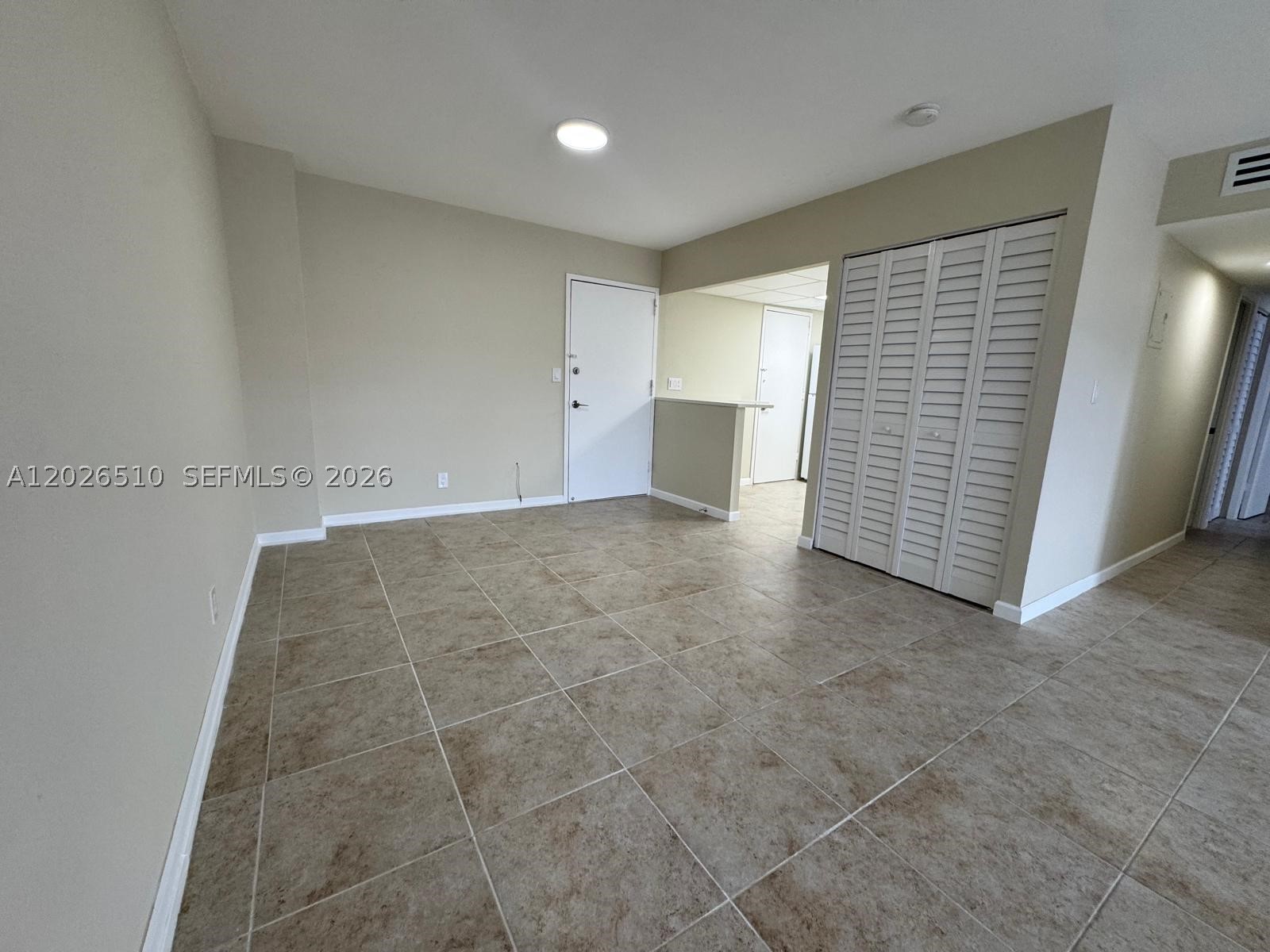 401 Golden Isles Dr #614, Hallandale Beach FL 33009