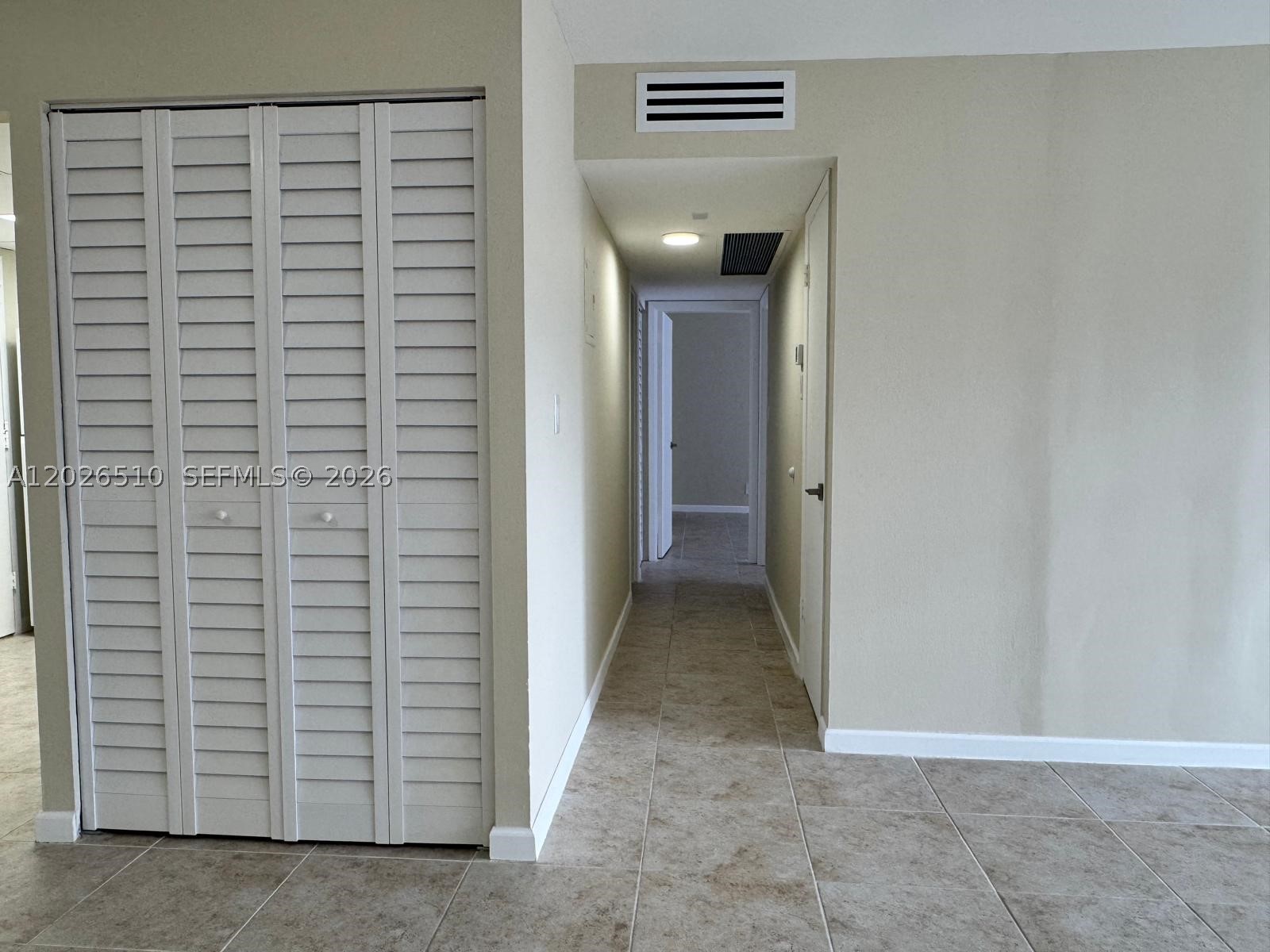 401 Golden Isles Dr #614, Hallandale Beach FL 33009
