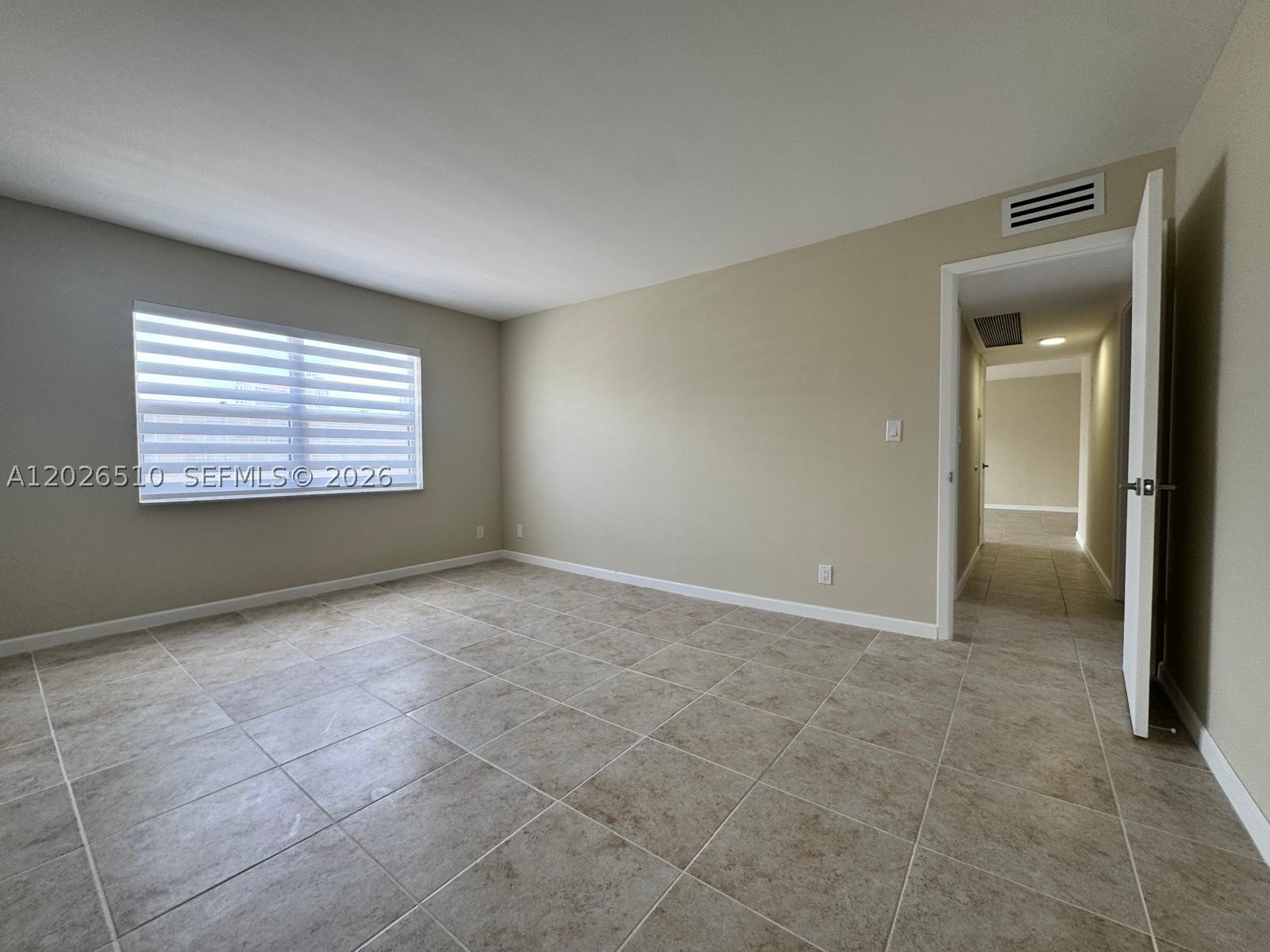 401 Golden Isles Dr #614, Hallandale Beach FL 33009