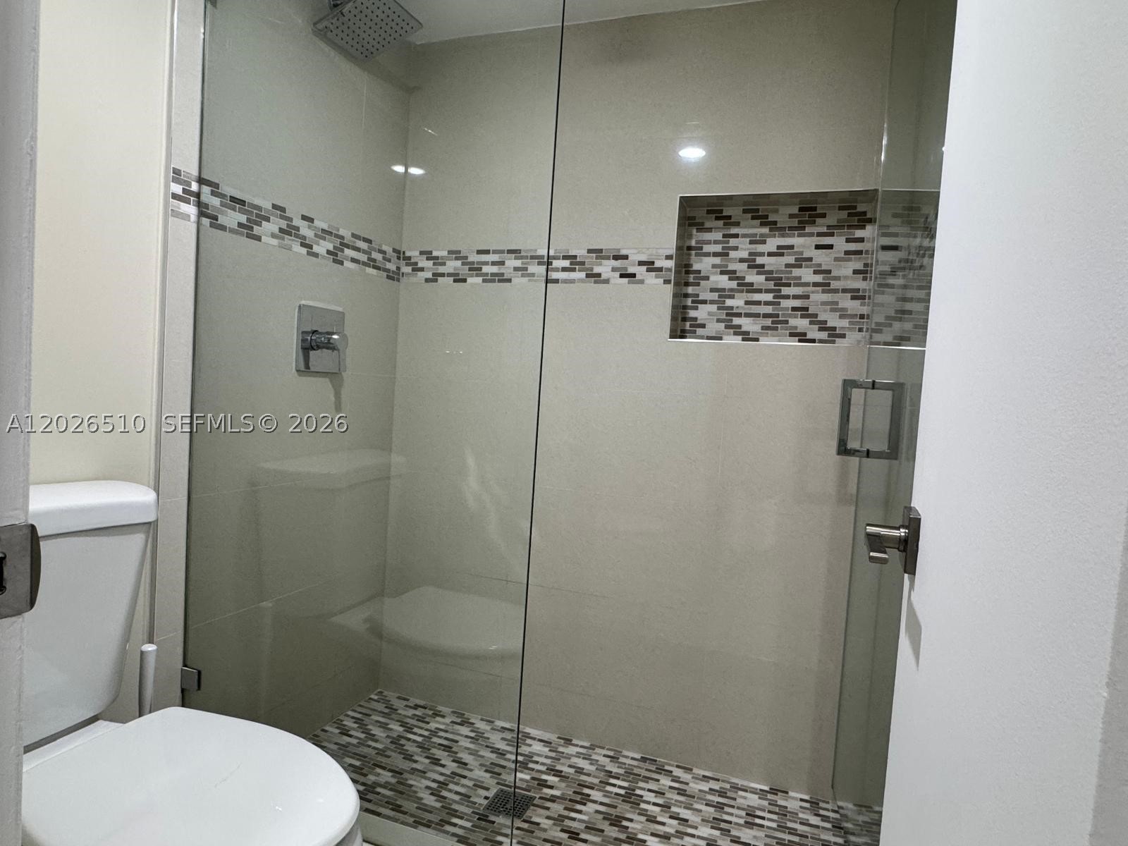 401 Golden Isles Dr #614, Hallandale Beach FL 33009