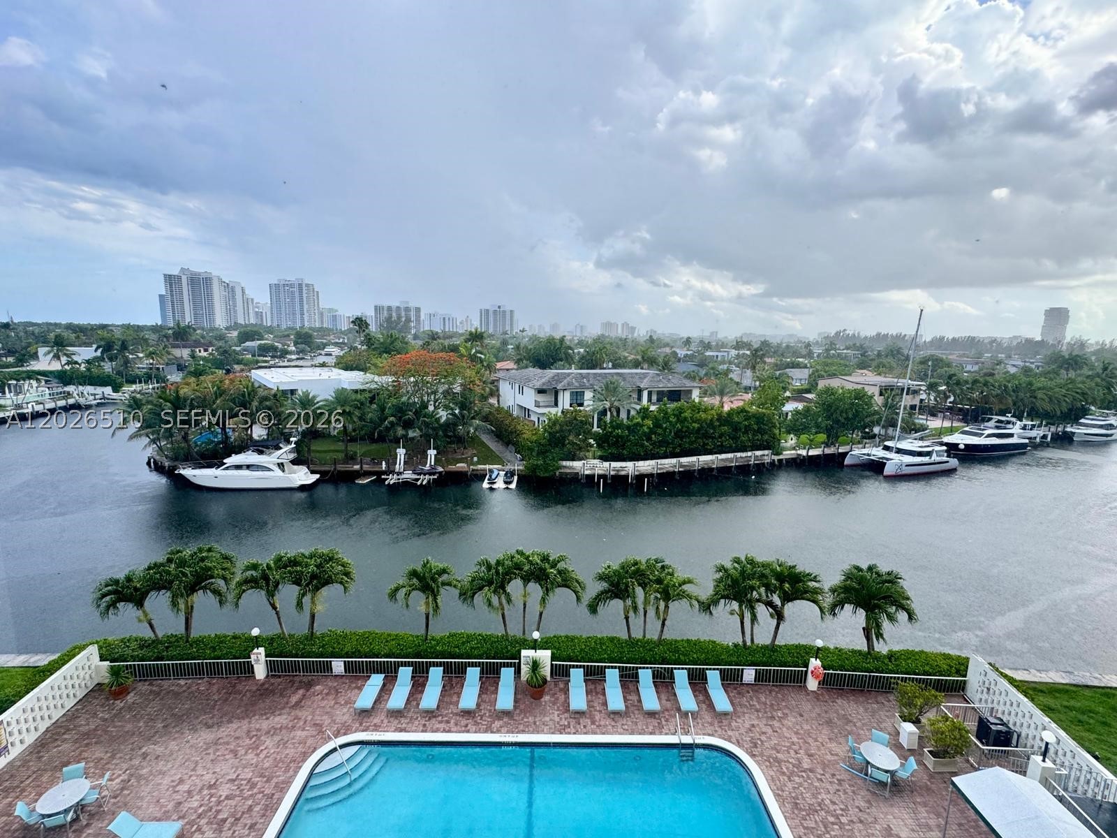 401 Golden Isles Dr #614, Hallandale Beach FL 33009