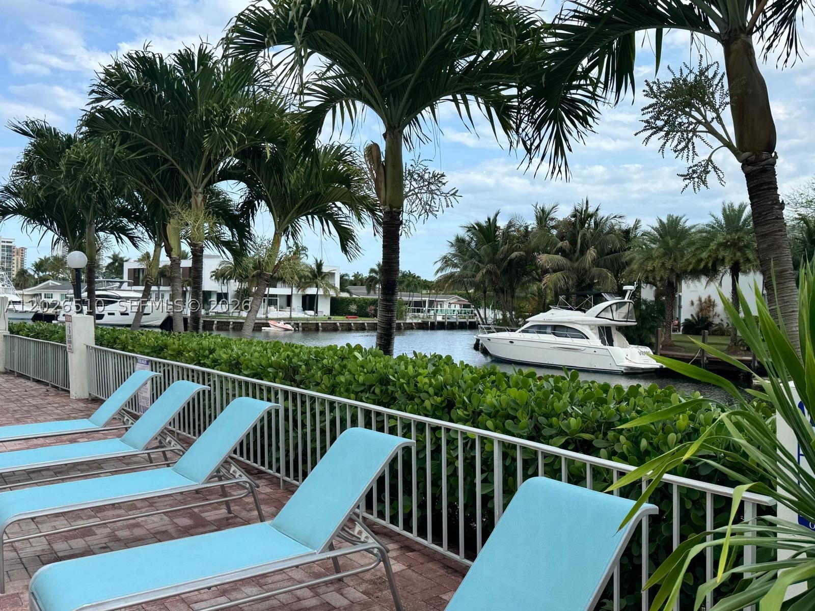 401 Golden Isles Dr #614, Hallandale Beach FL 33009