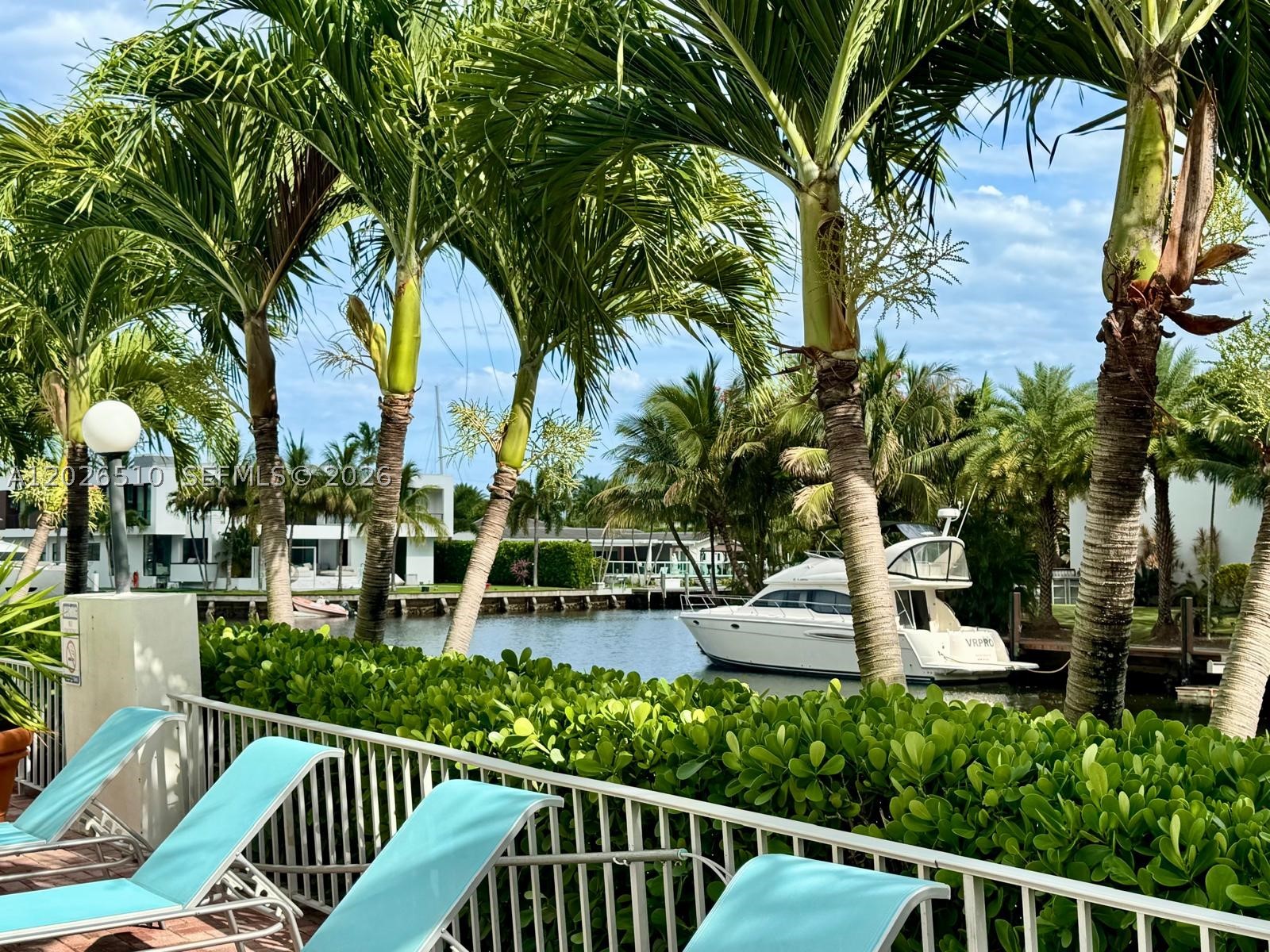 401 Golden Isles Dr #614, Hallandale Beach FL 33009