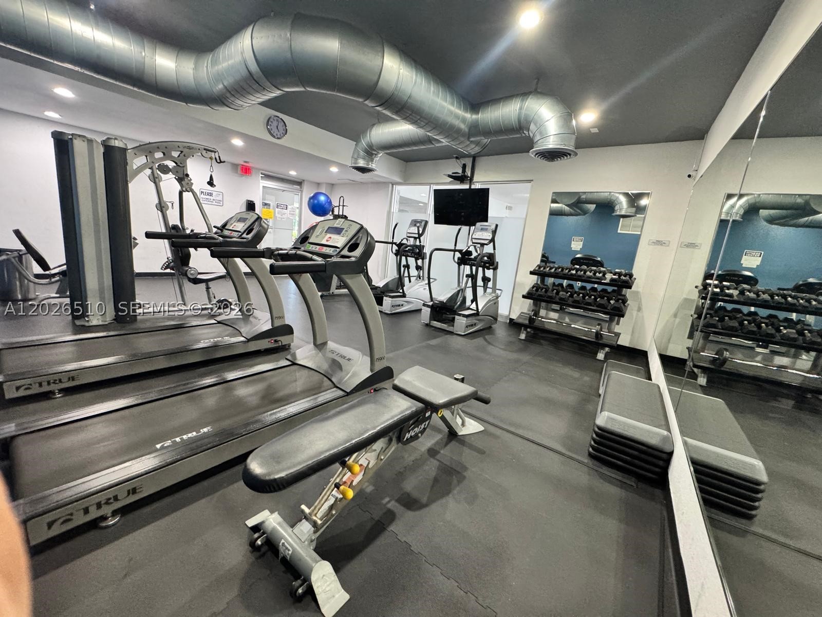 401 Golden Isles Dr #614, Hallandale Beach FL 33009