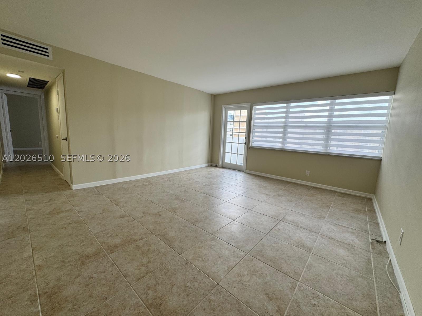 401 Golden Isles Dr #614, Hallandale Beach FL 33009